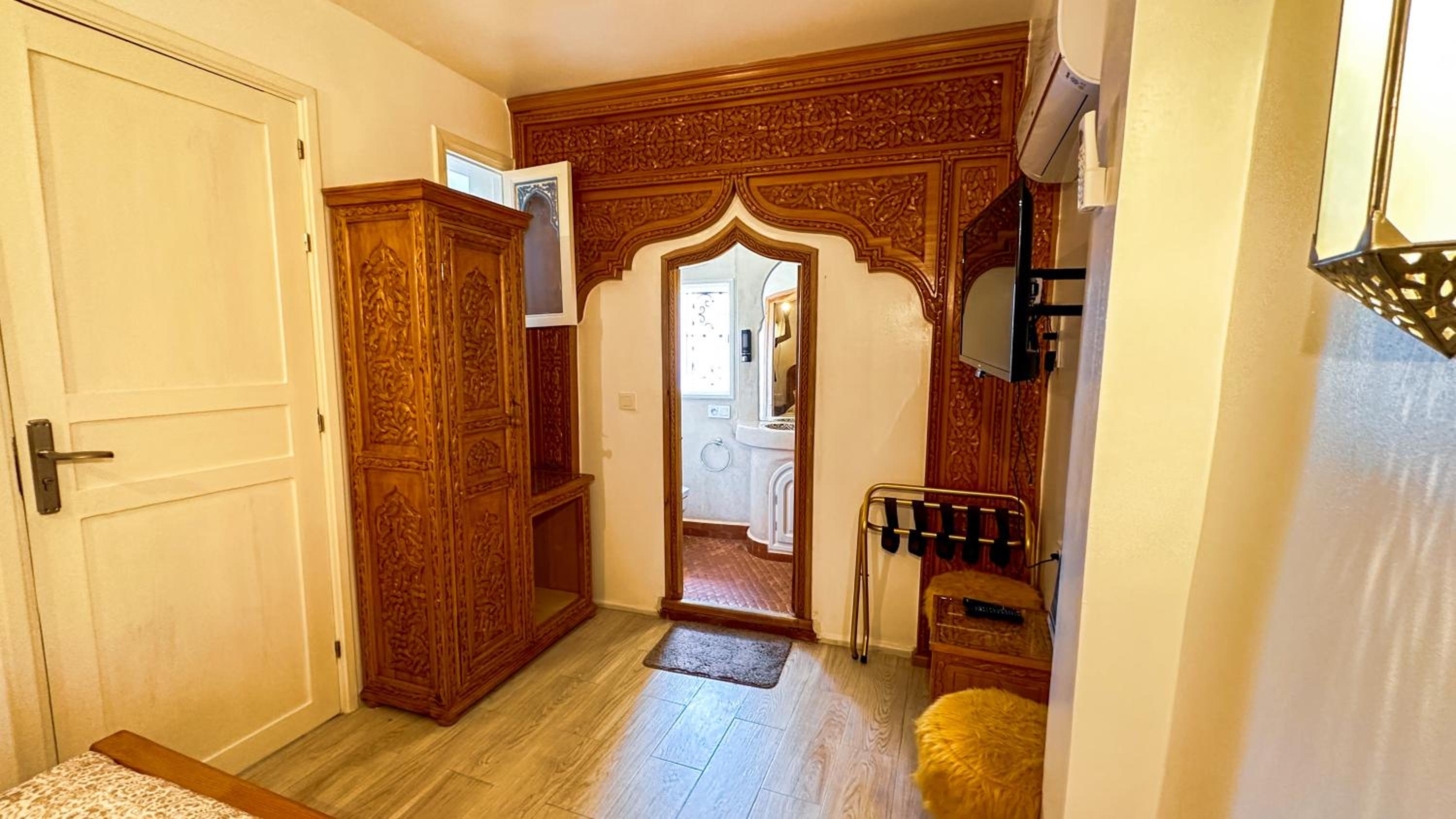 Double Room with Private Bathroom photo 3