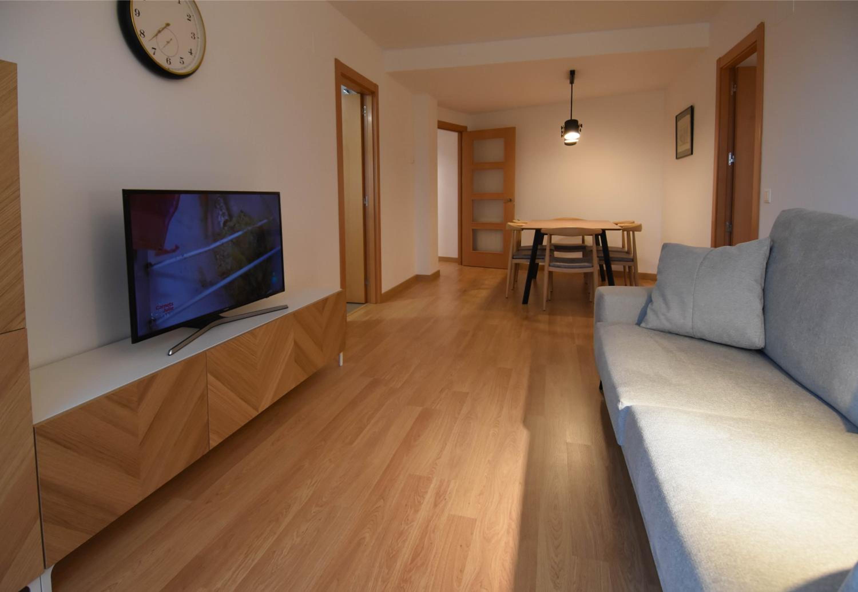 Three-Bedroom Apartment photo 2