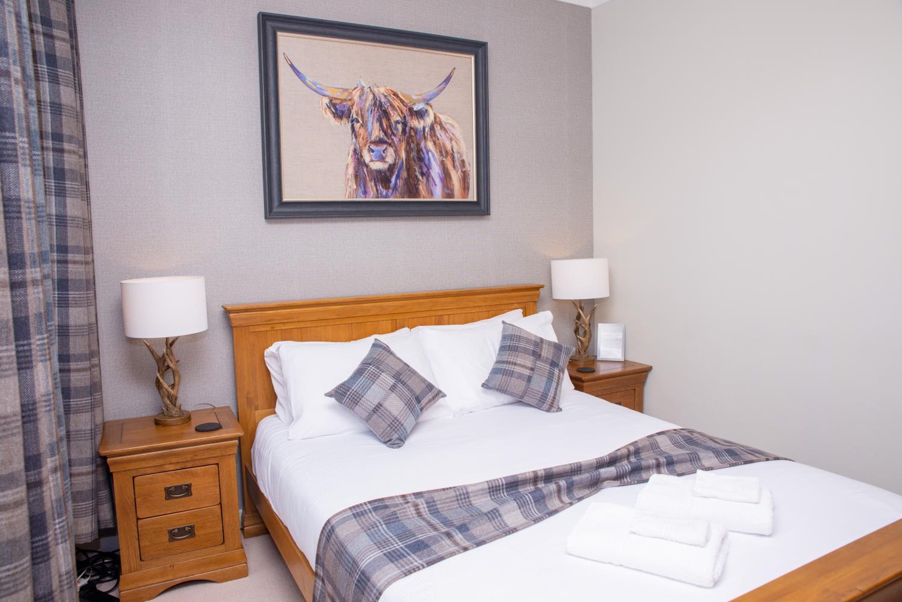 Deluxe King Room - Photo 8