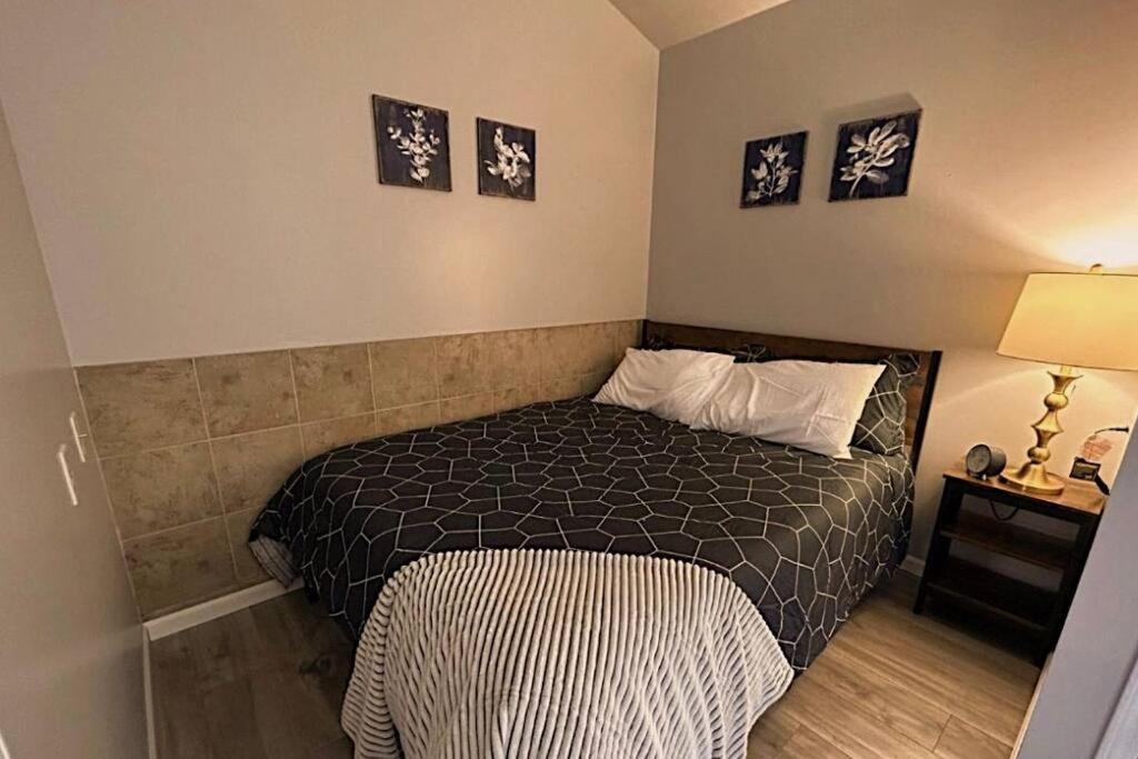 One-Bedroom House photo 1