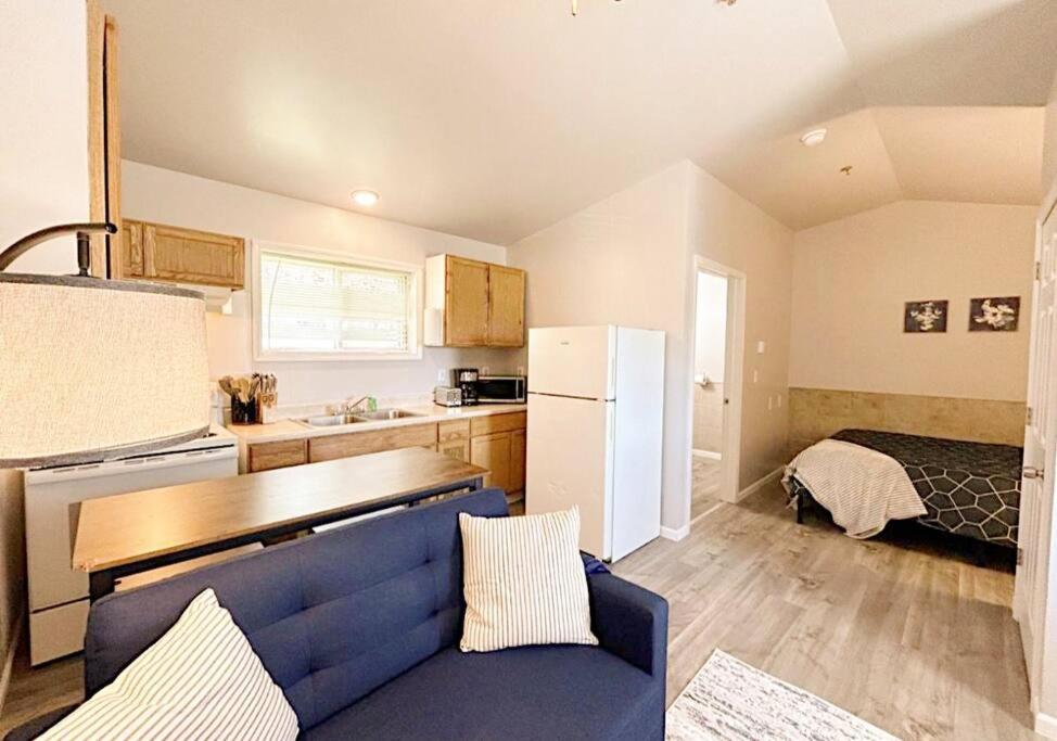 One-Bedroom House photo 2
