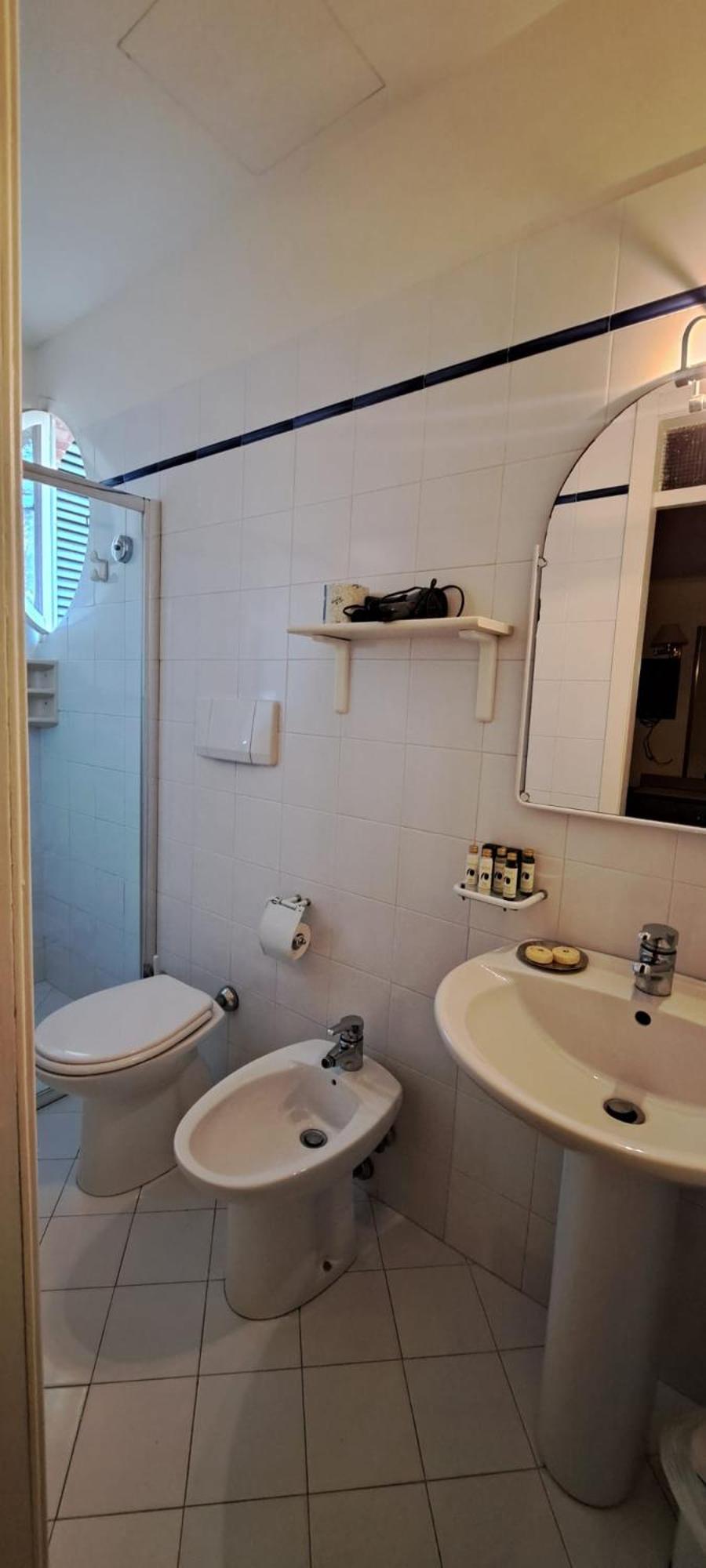 Standard Double Room - Photo 3