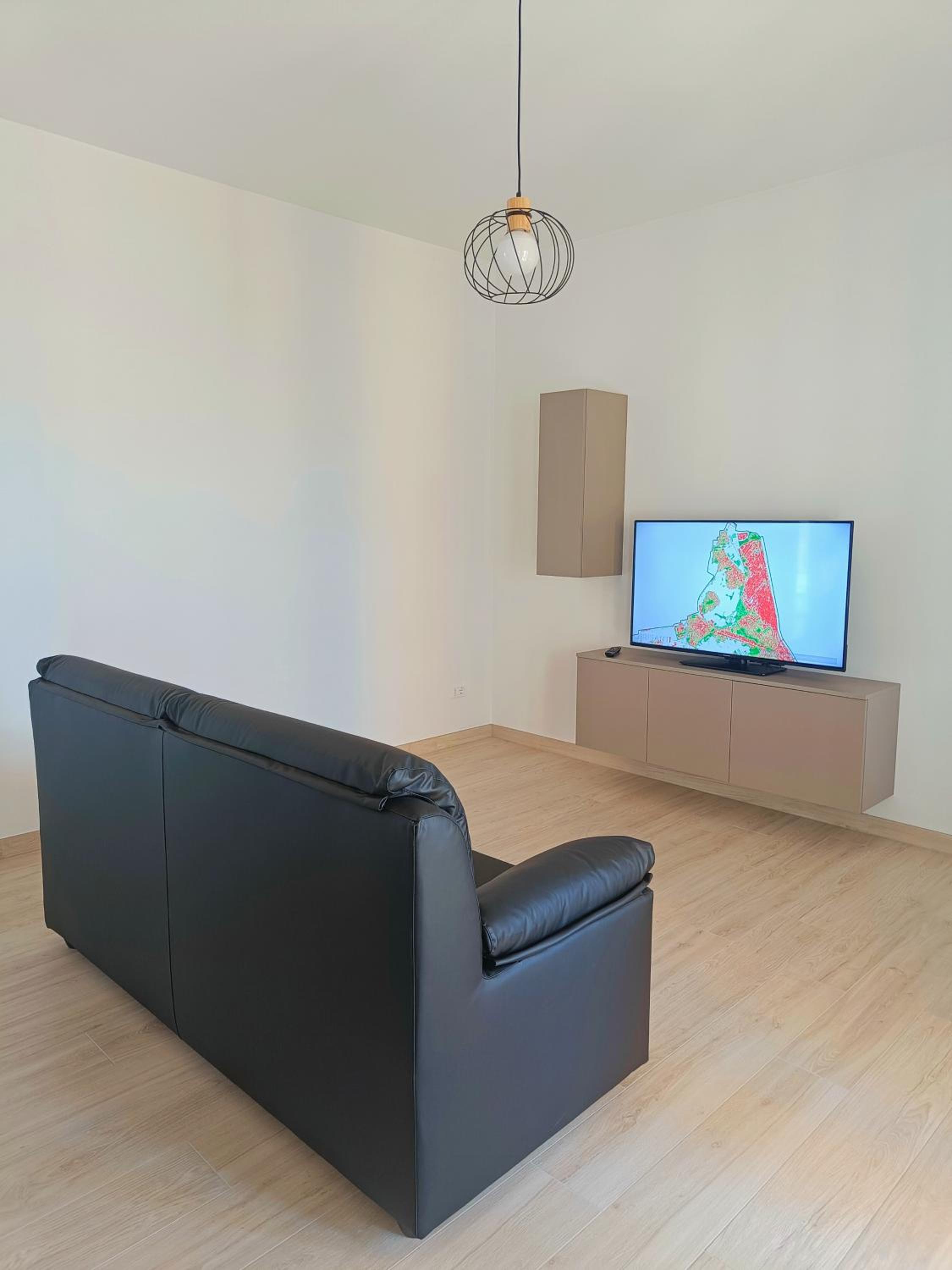 Three-Bedroom Apartment with Lake View