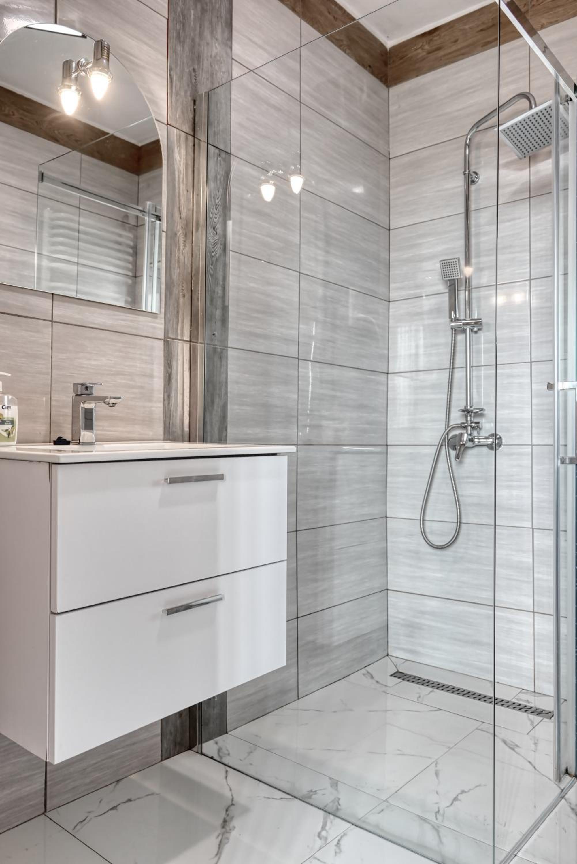 Classic Quadruple Room - Photo 7