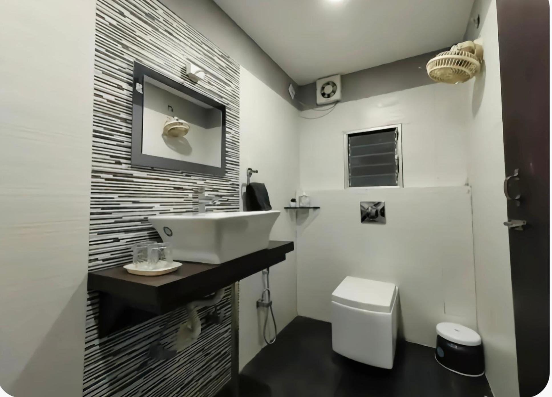 Two-Bedroom Apartment with Balcony photo 2