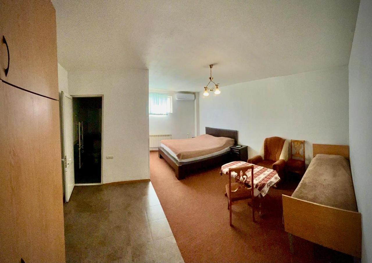 Twin Room with Bathroom photo 2