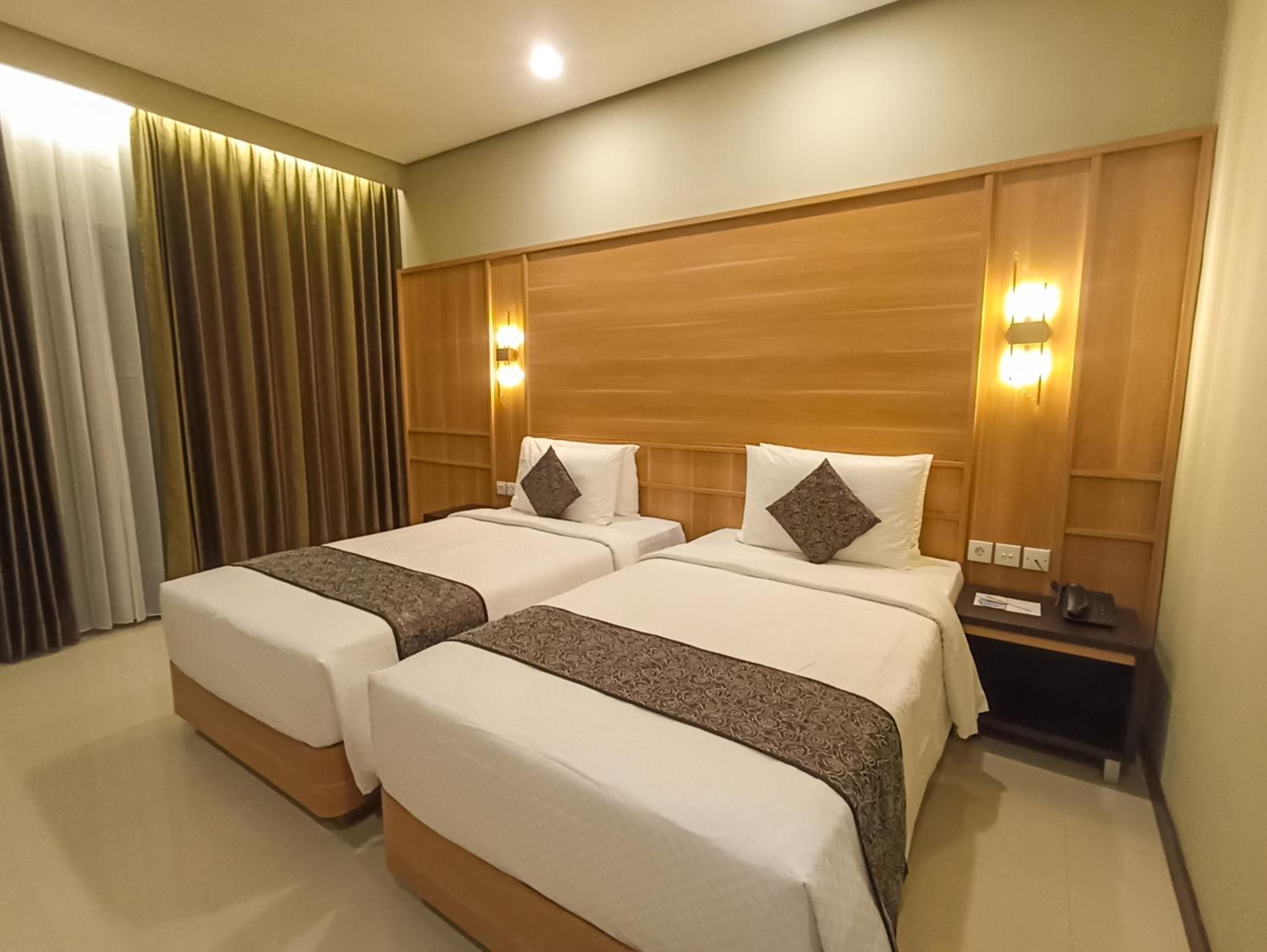 Double or Twin Room with City View