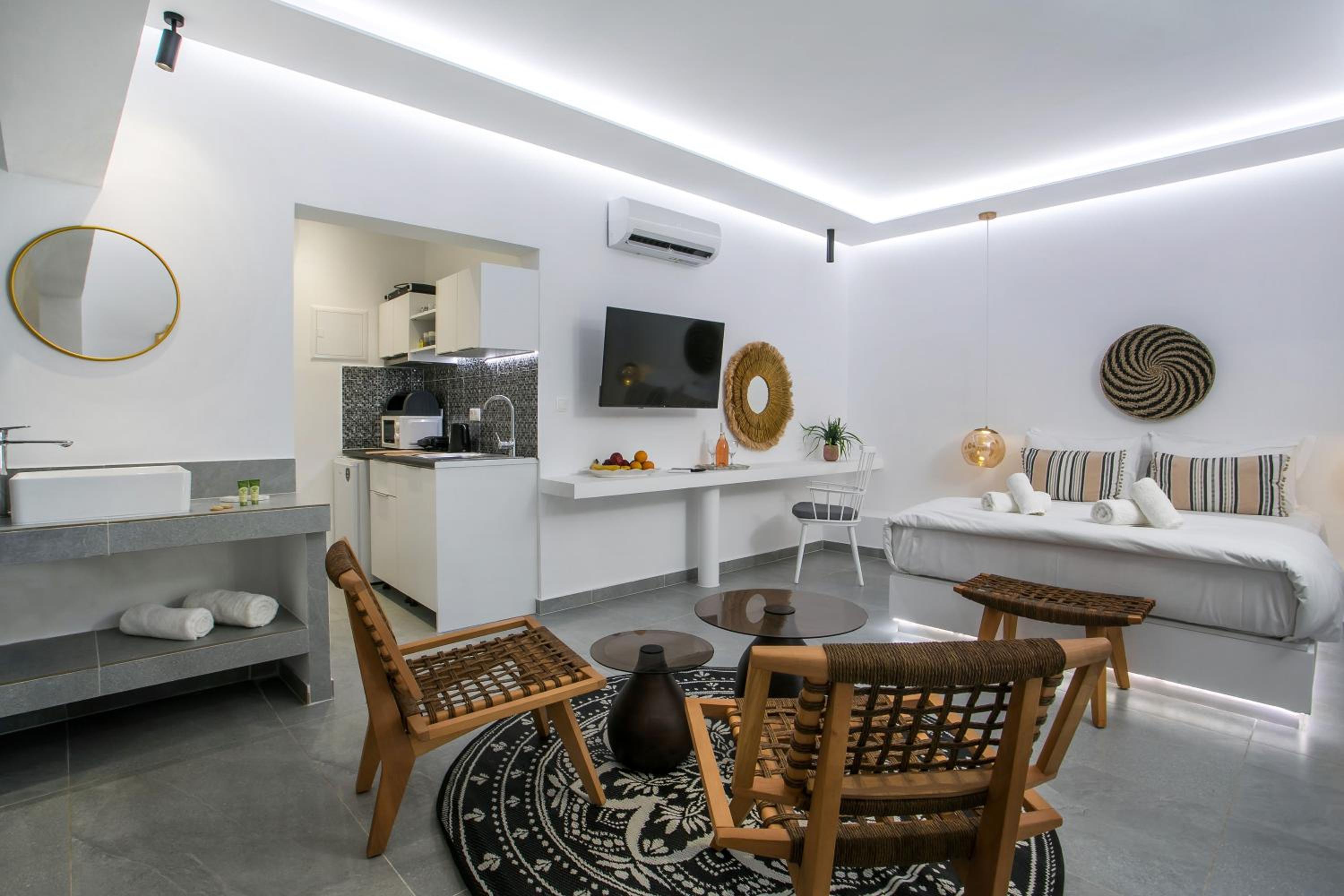 Suite with Private Pool photo 2