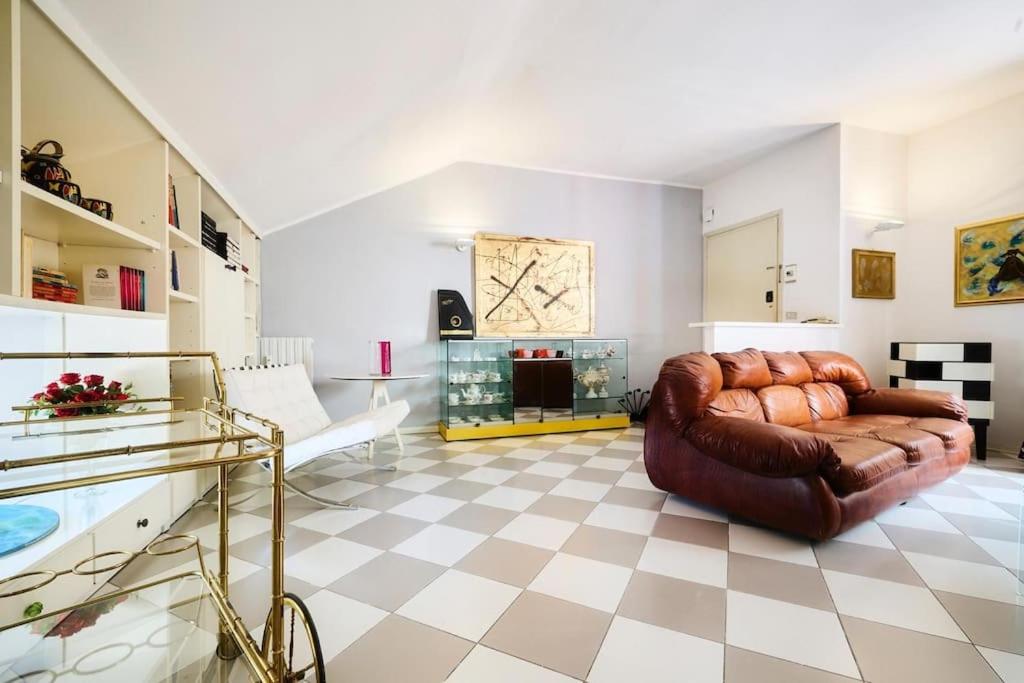Three-Bedroom Apartment photo 1