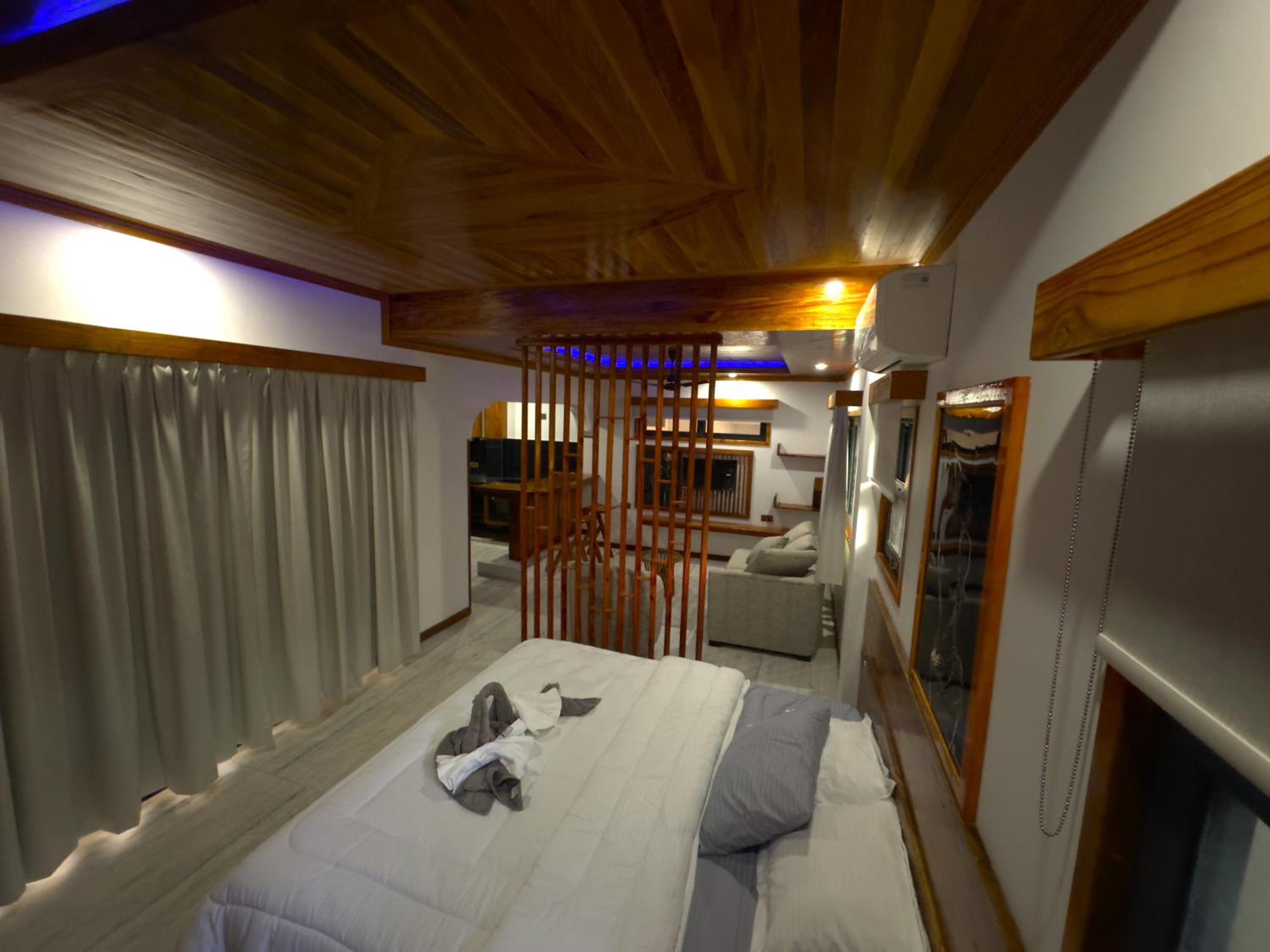 Villa photo 3