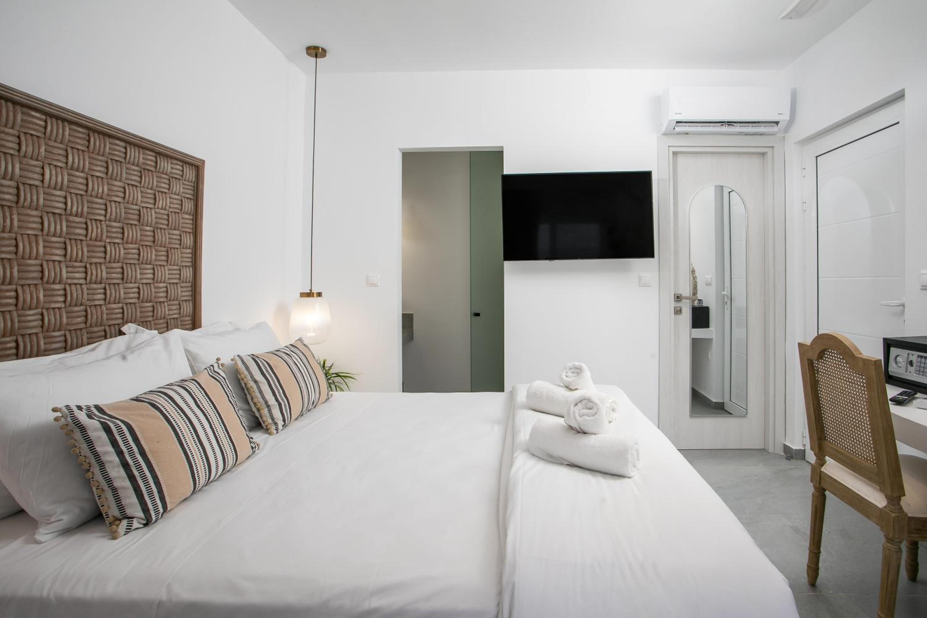 Budget Double Room photo 2