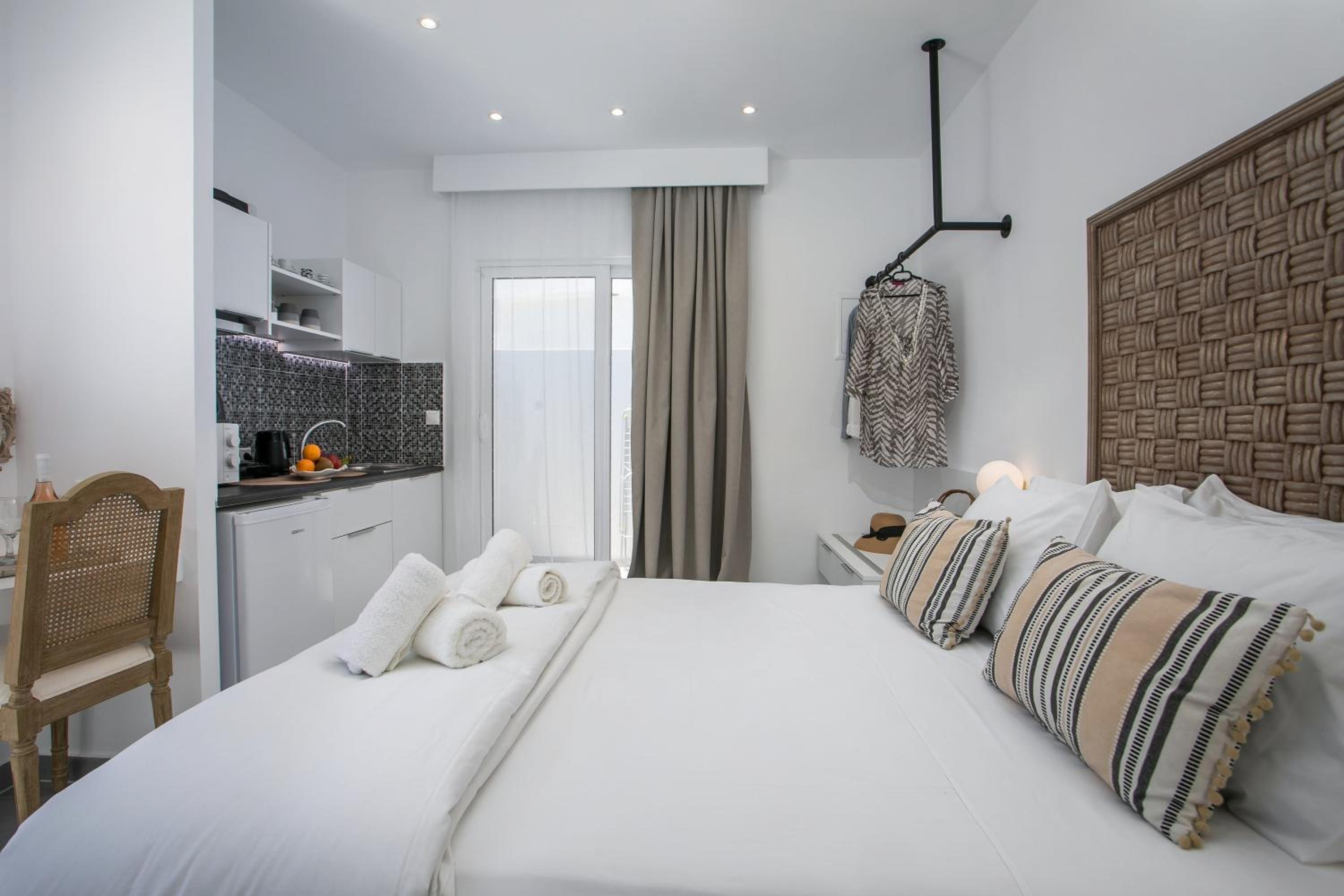 Budget Double Room photo 3