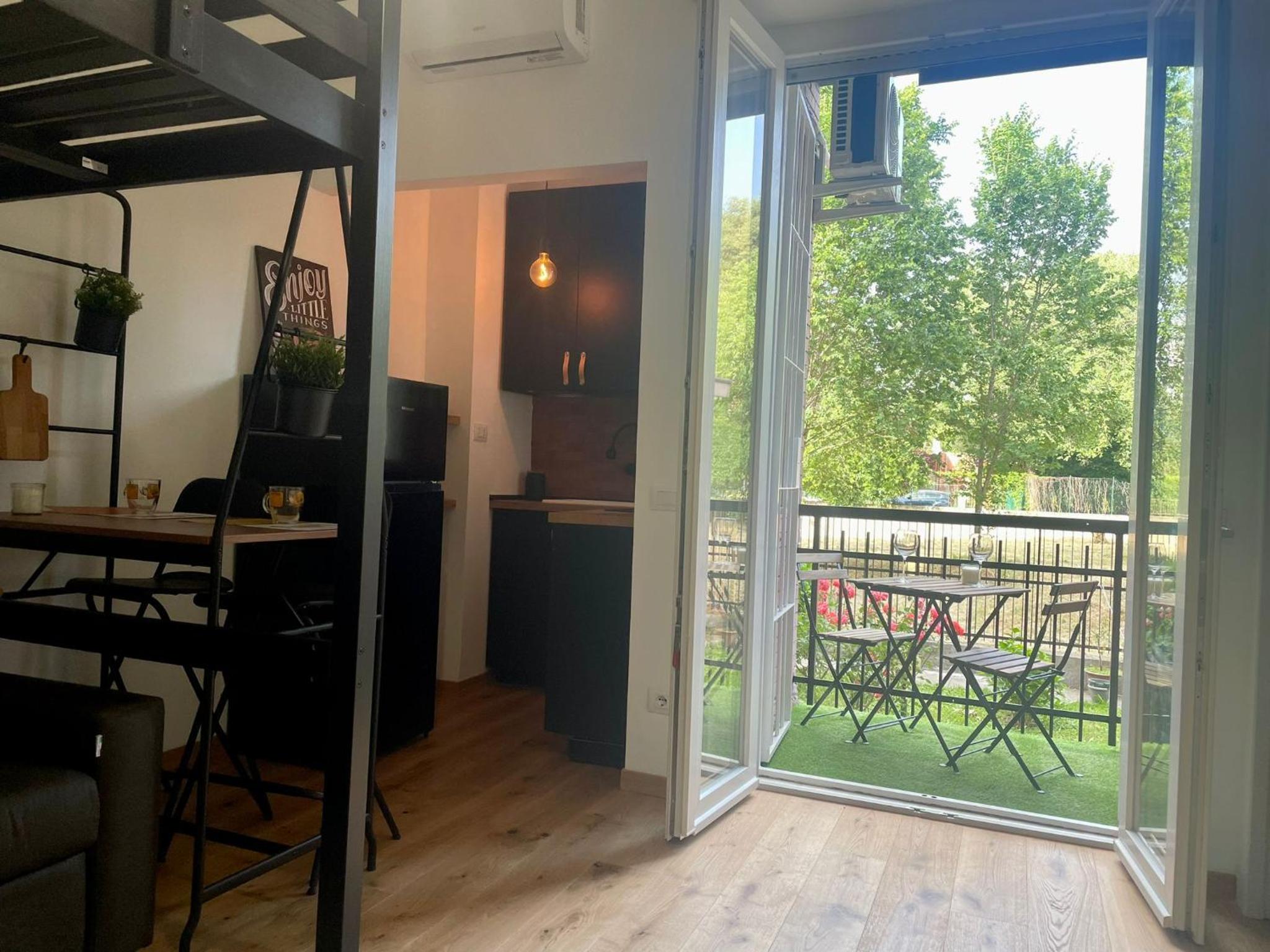 One-Bedroom Apartment