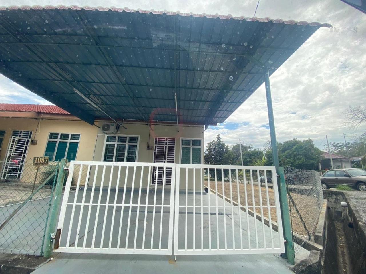 Two-Bedroom House photo 1