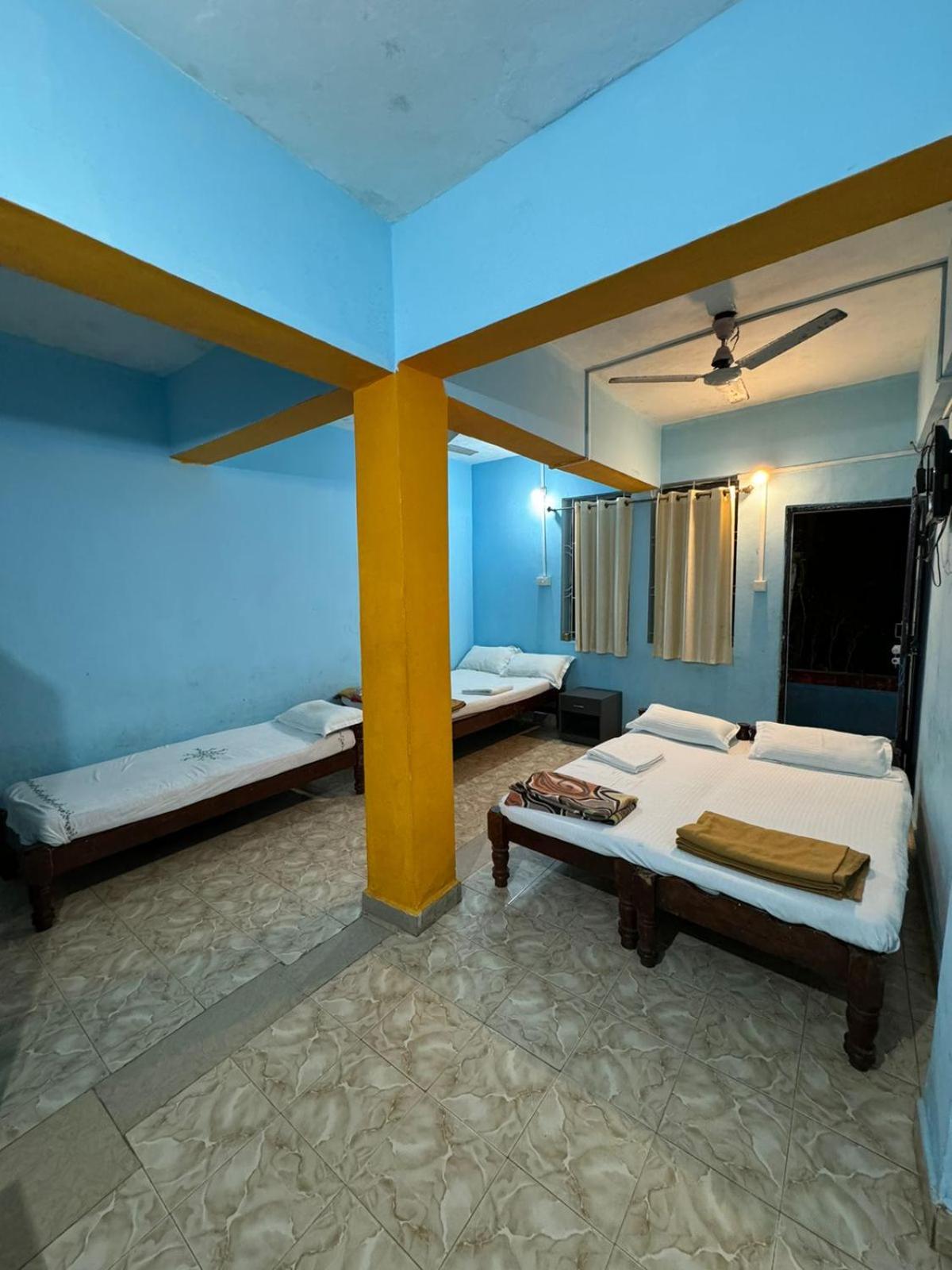 6-Bed Male Dormitory Room photo 2
