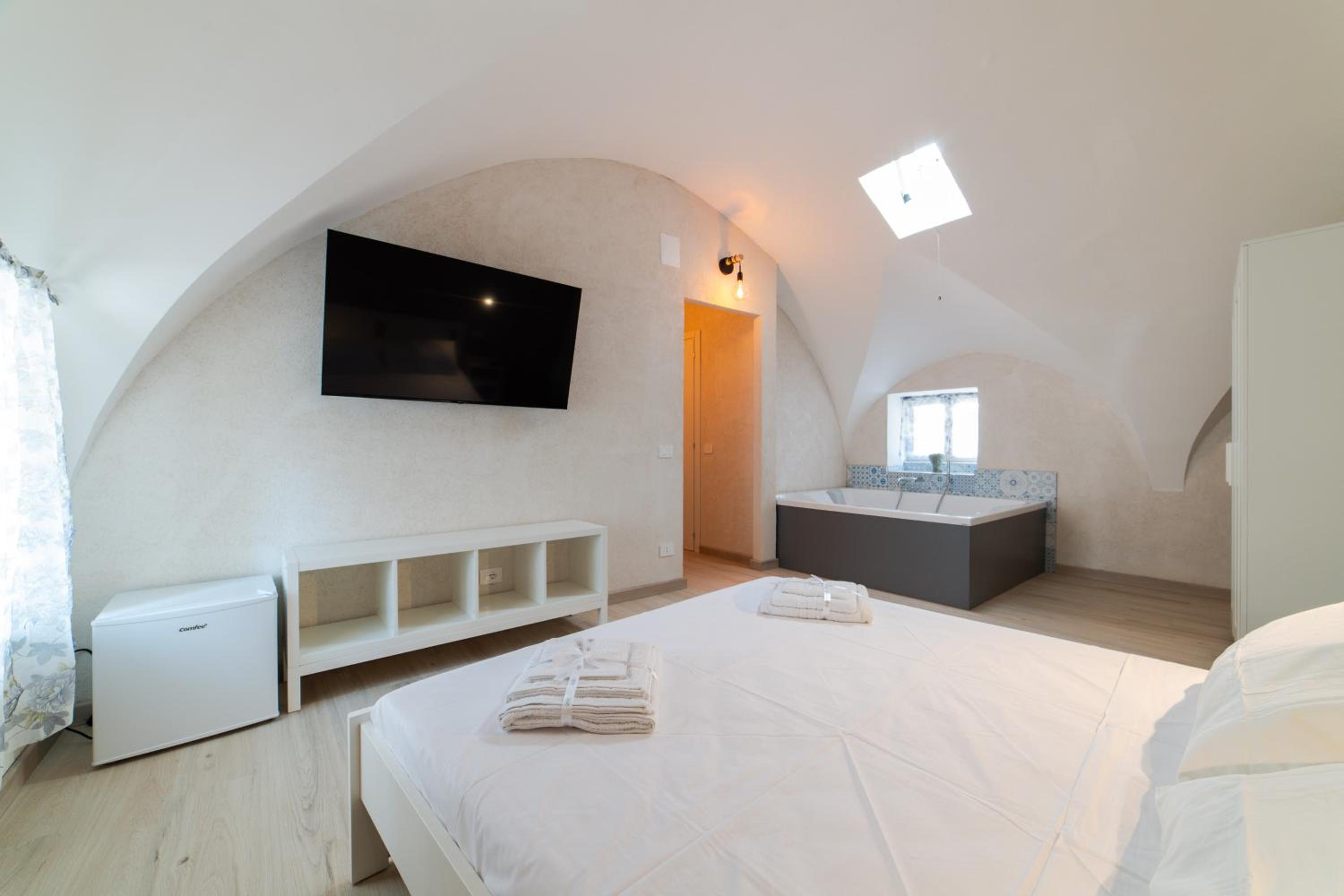 King Room with Spa Bath photo 3
