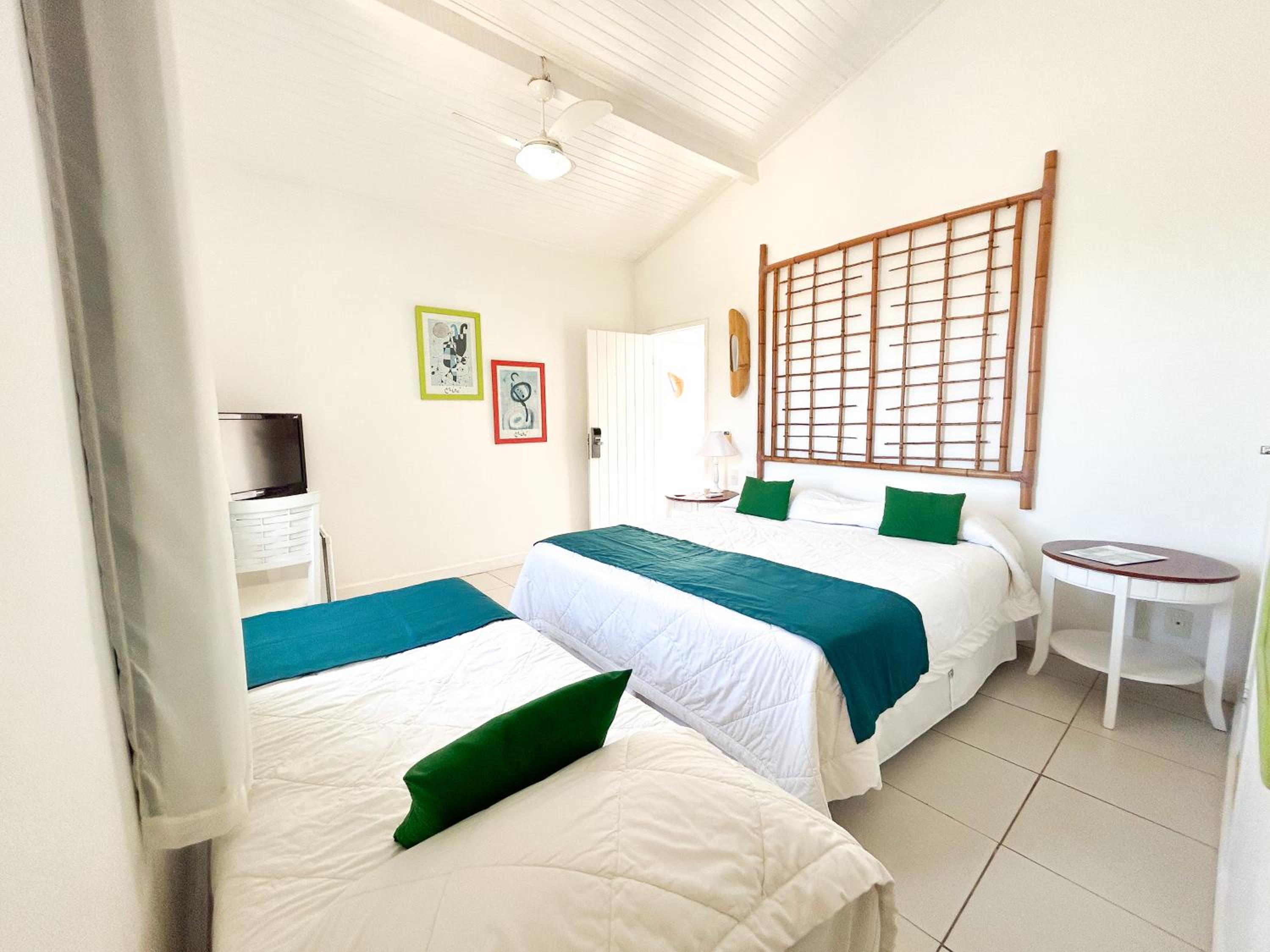 Standard Triple Room Internal view photo 3