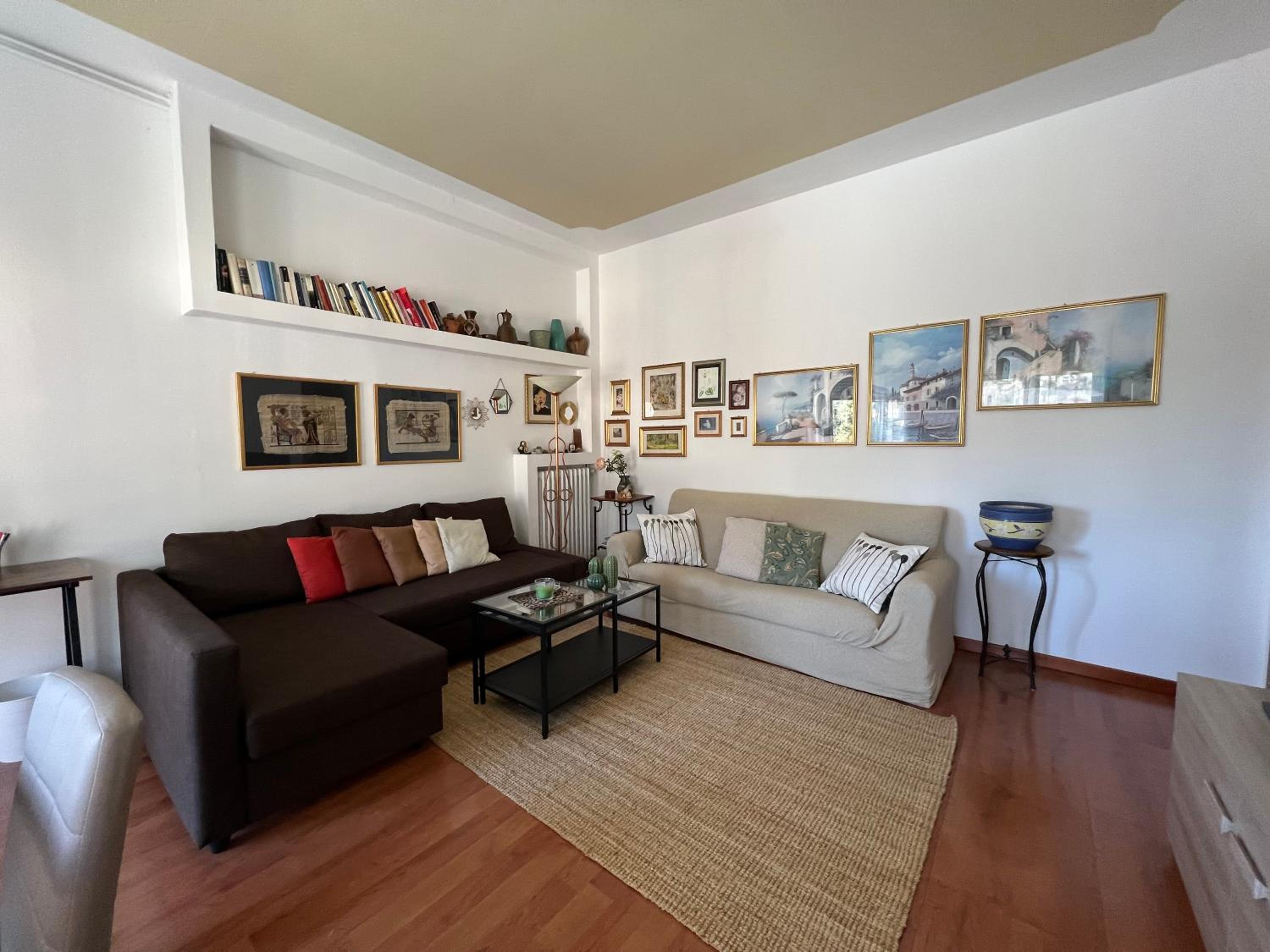 One-Bedroom Apartment photo 2