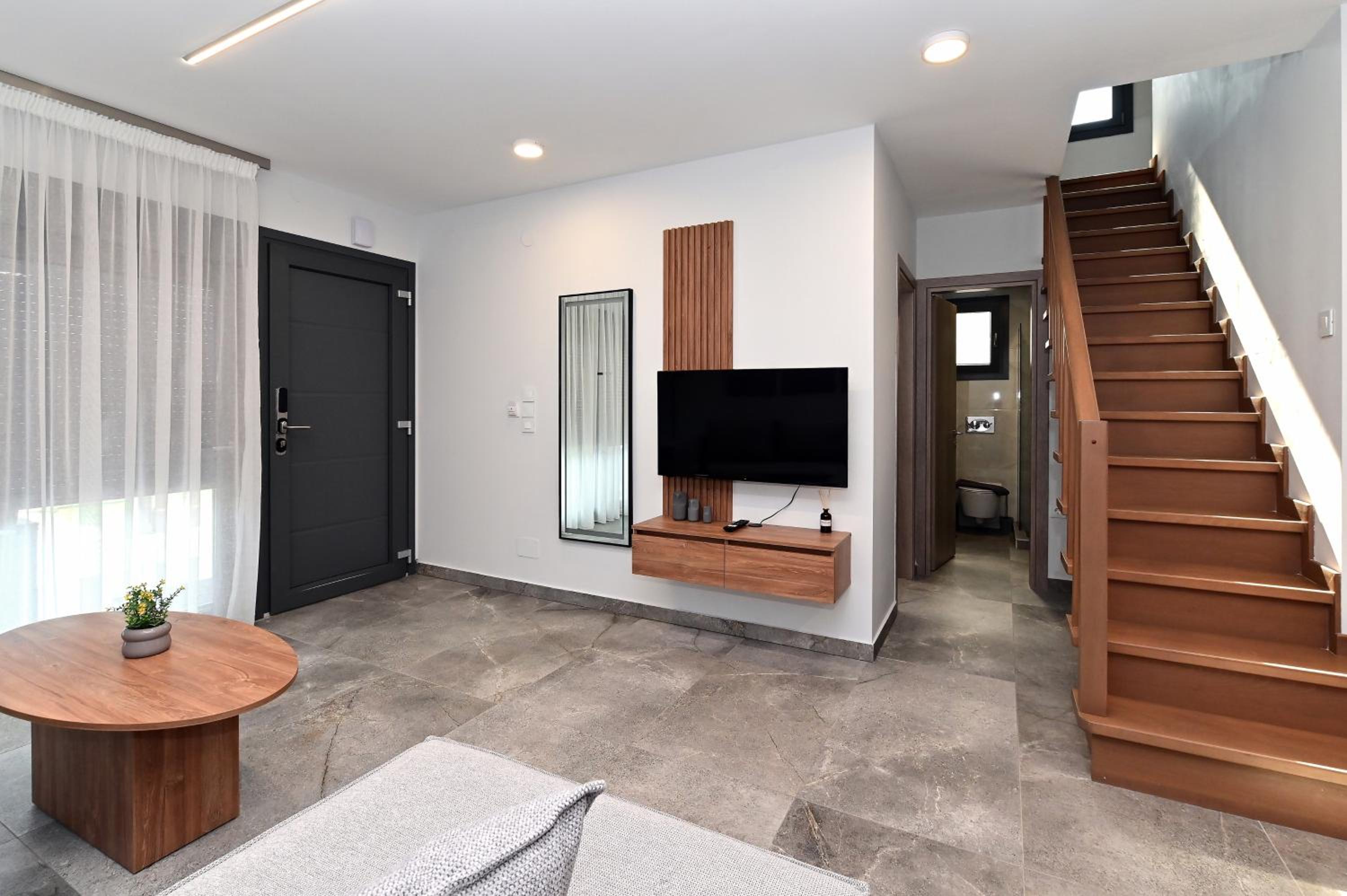 Four-Bedroom House photo 2