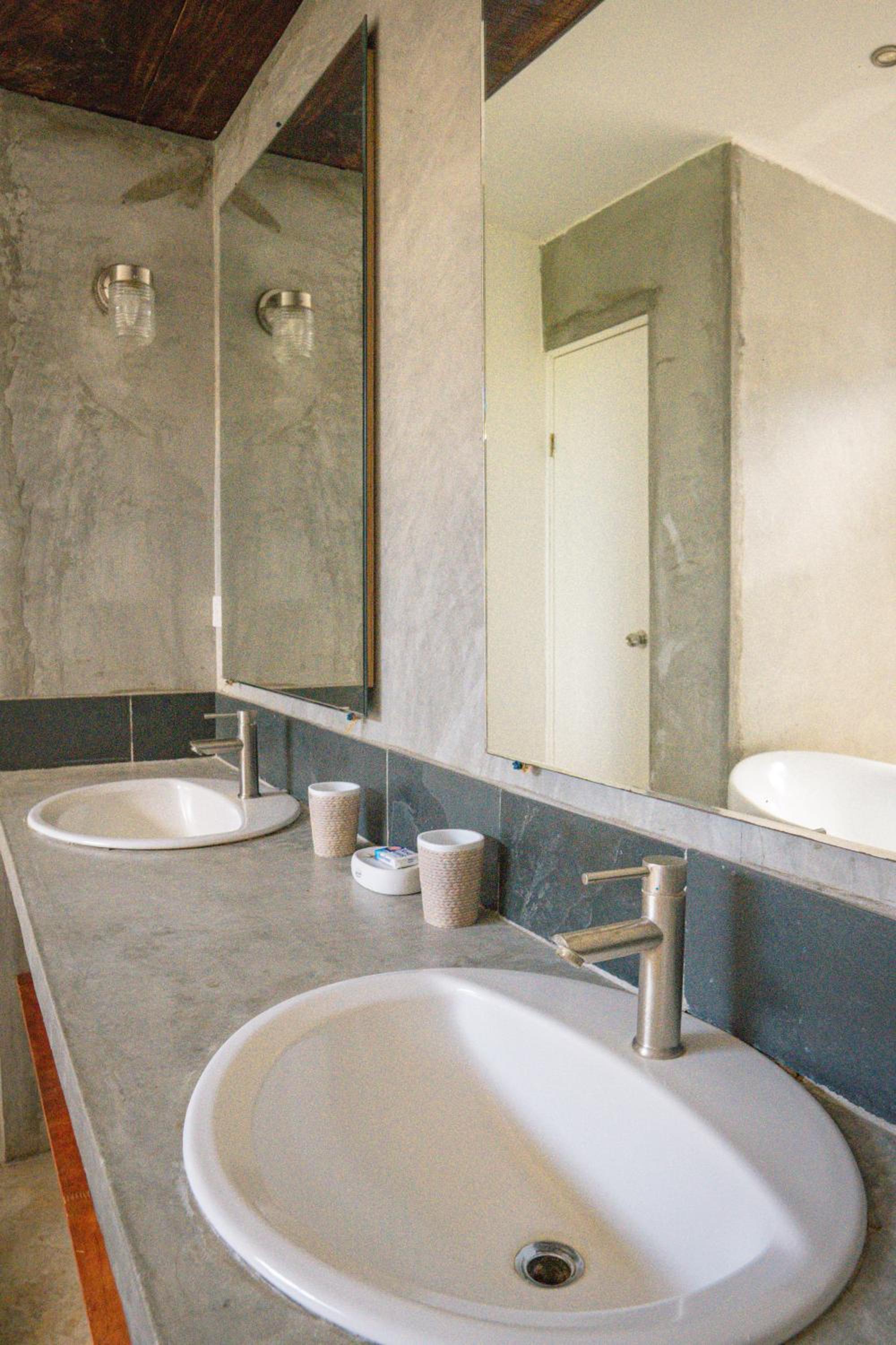 King Room with External Bath and Shower photo 2