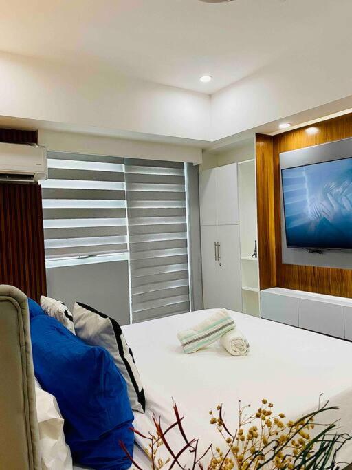 Two-Bedroom Apartment With Balcony photo 2