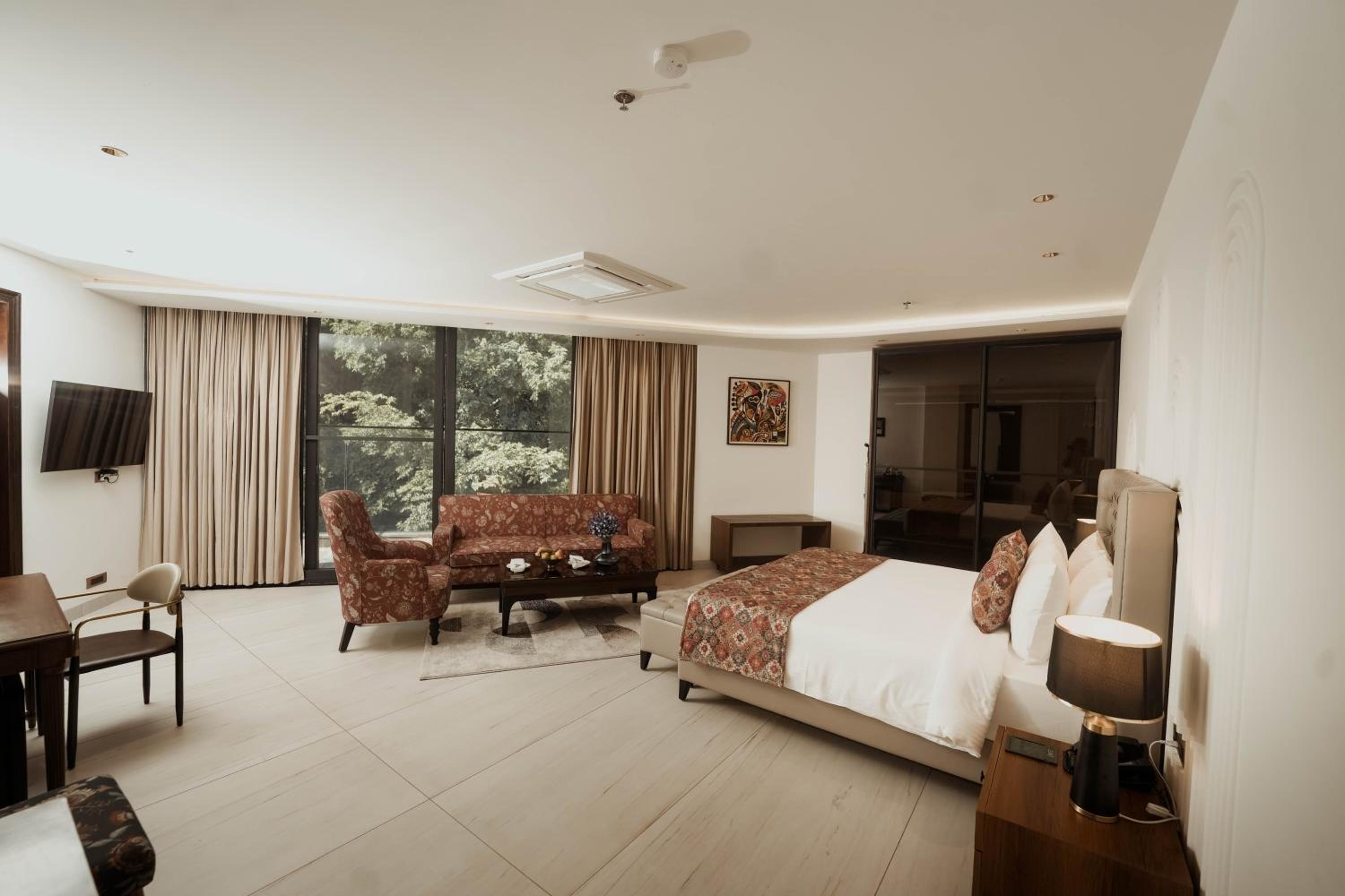 Suite With Balcony photo 1