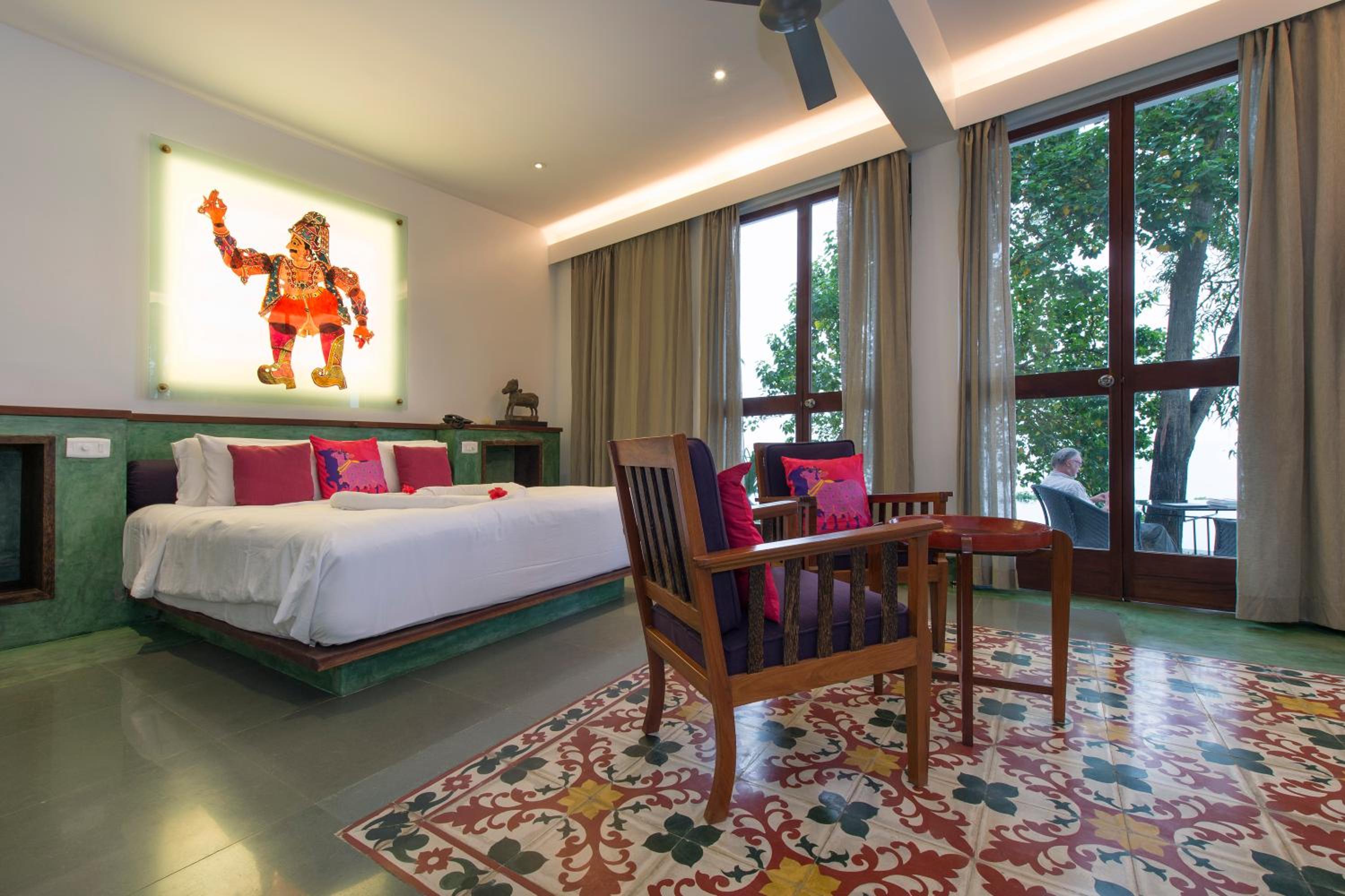 Superior King Suite photo 2