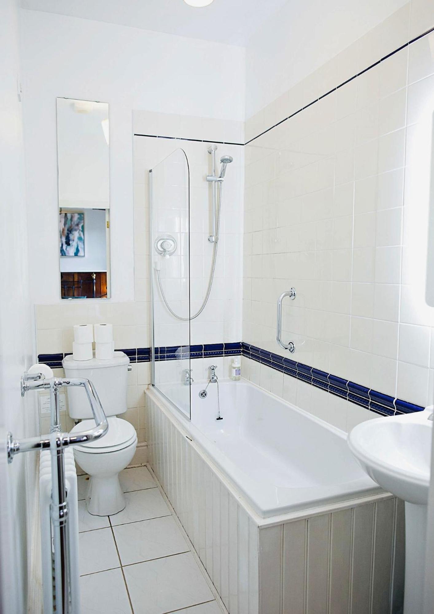 Double Room with Private Bathroom photo 2