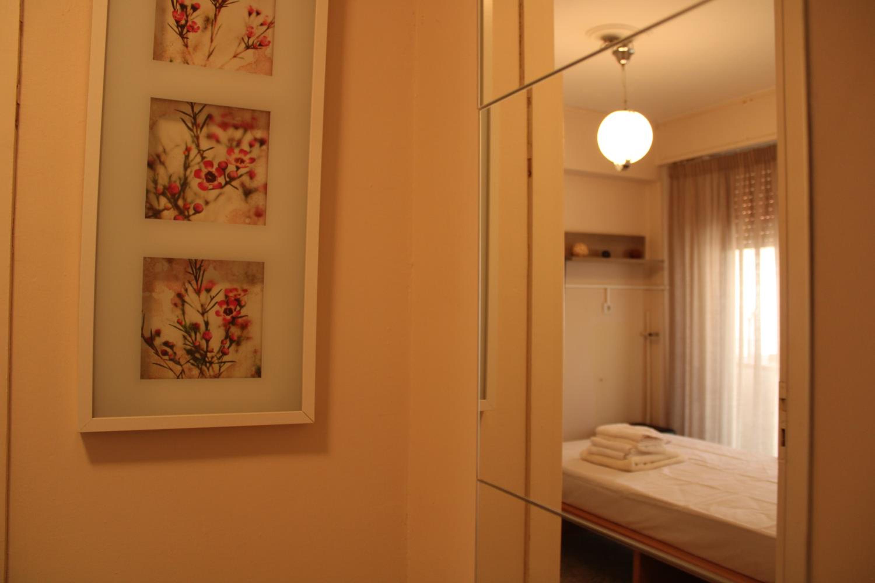 One-Bedroom Apartment - Sea Side photo 2