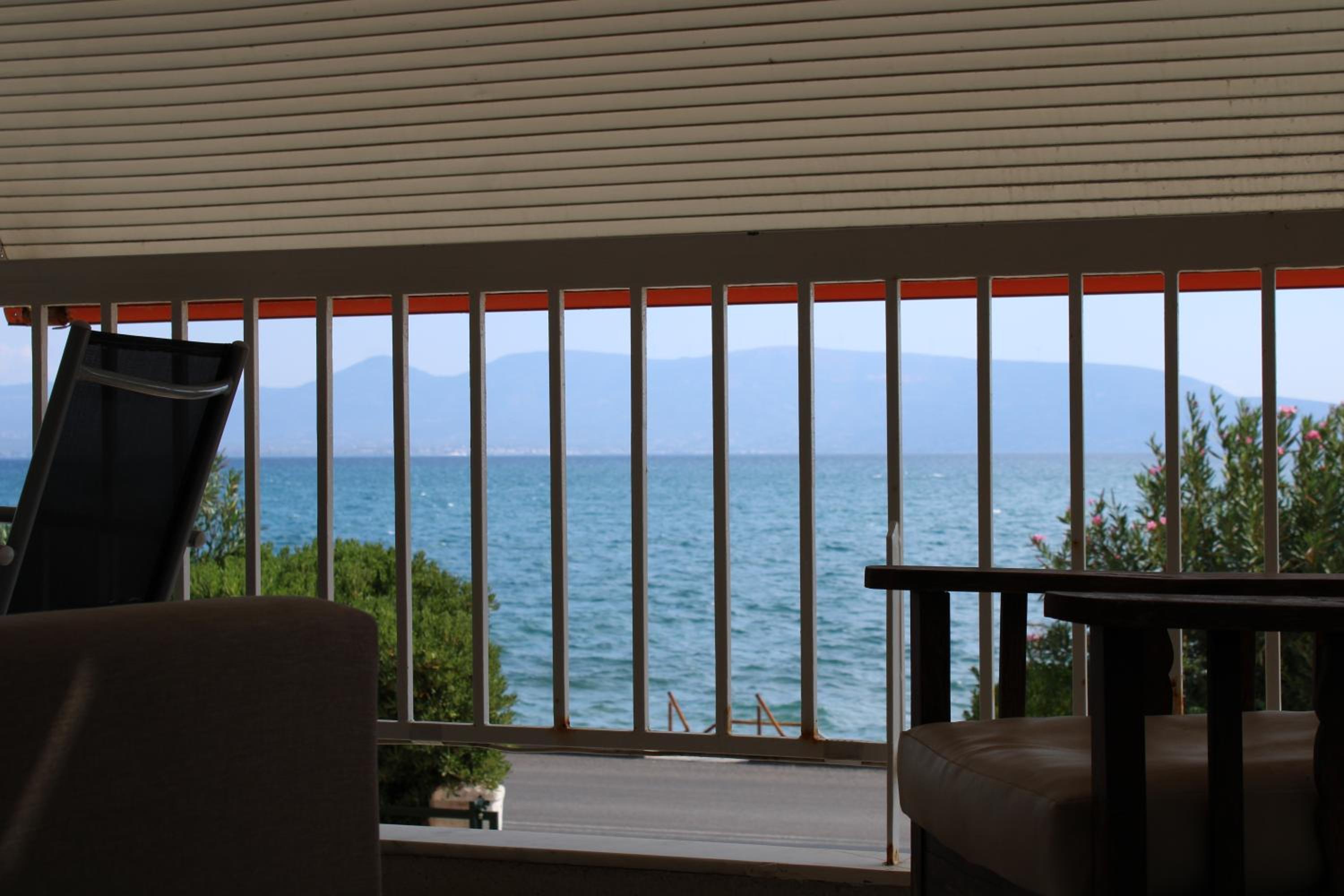 One-Bedroom Apartment - Sea Side photo 3