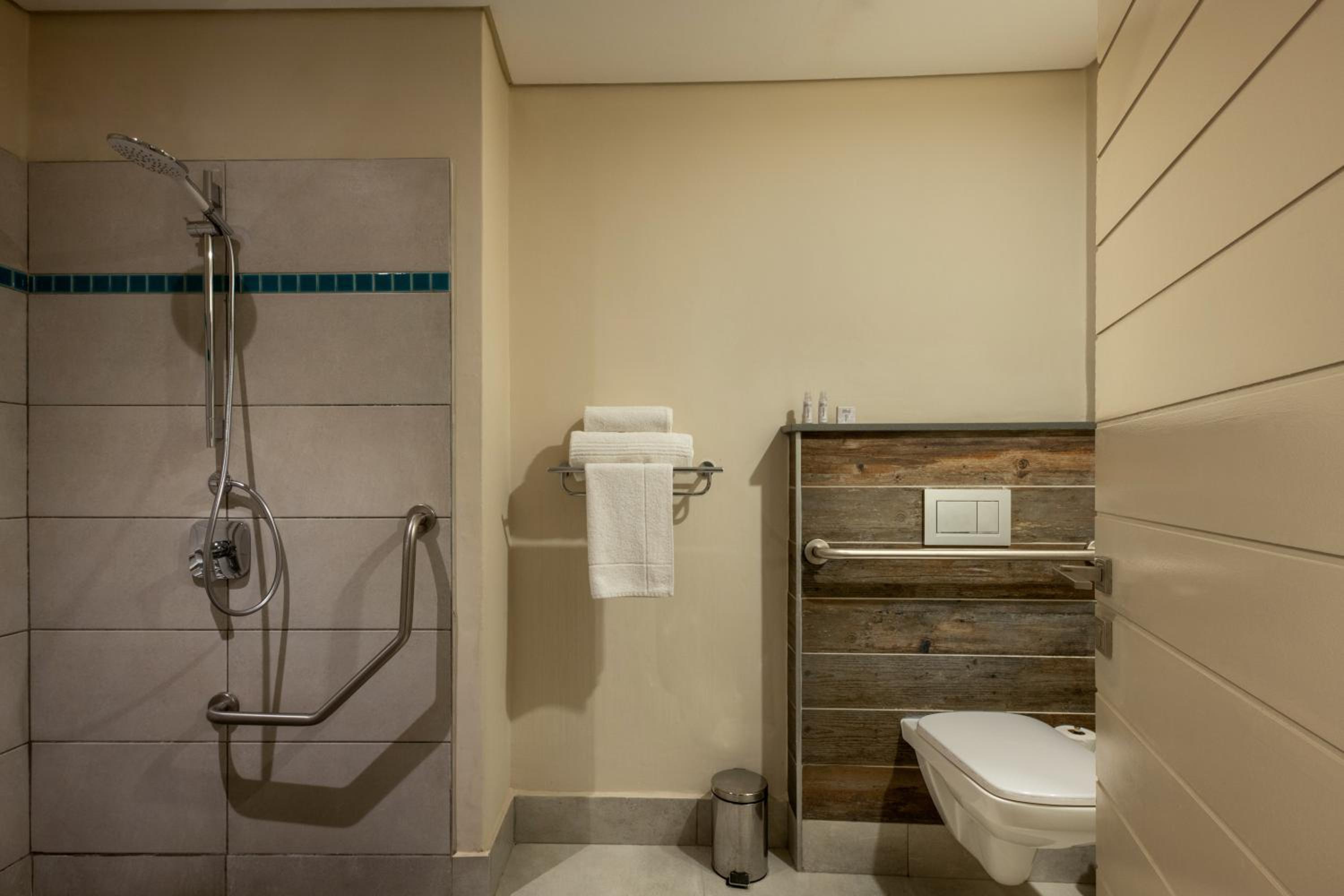 Standard Double or Twin Room photo 2
