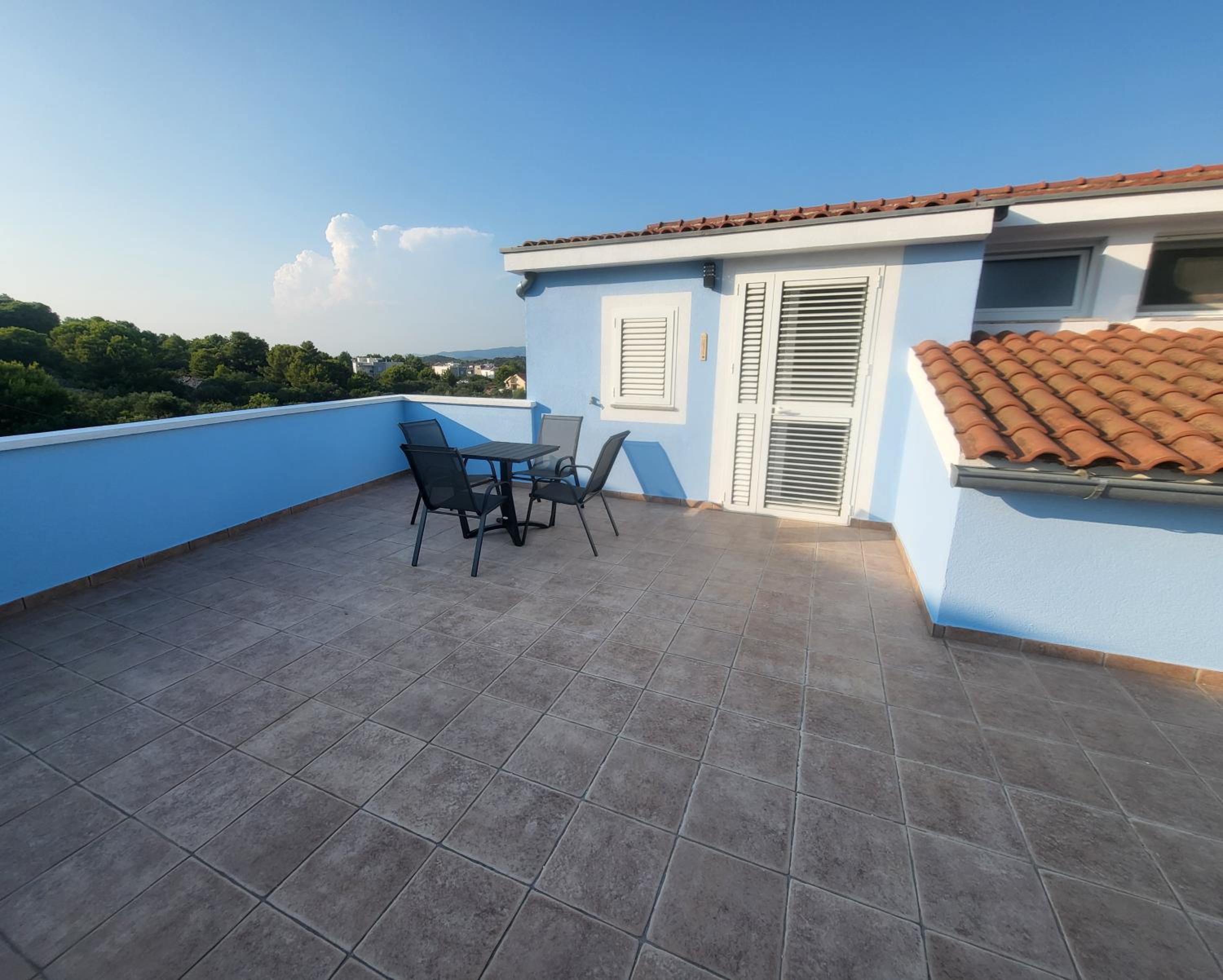 One-Bedroom Apartment with Sea View and Terrace photo 2