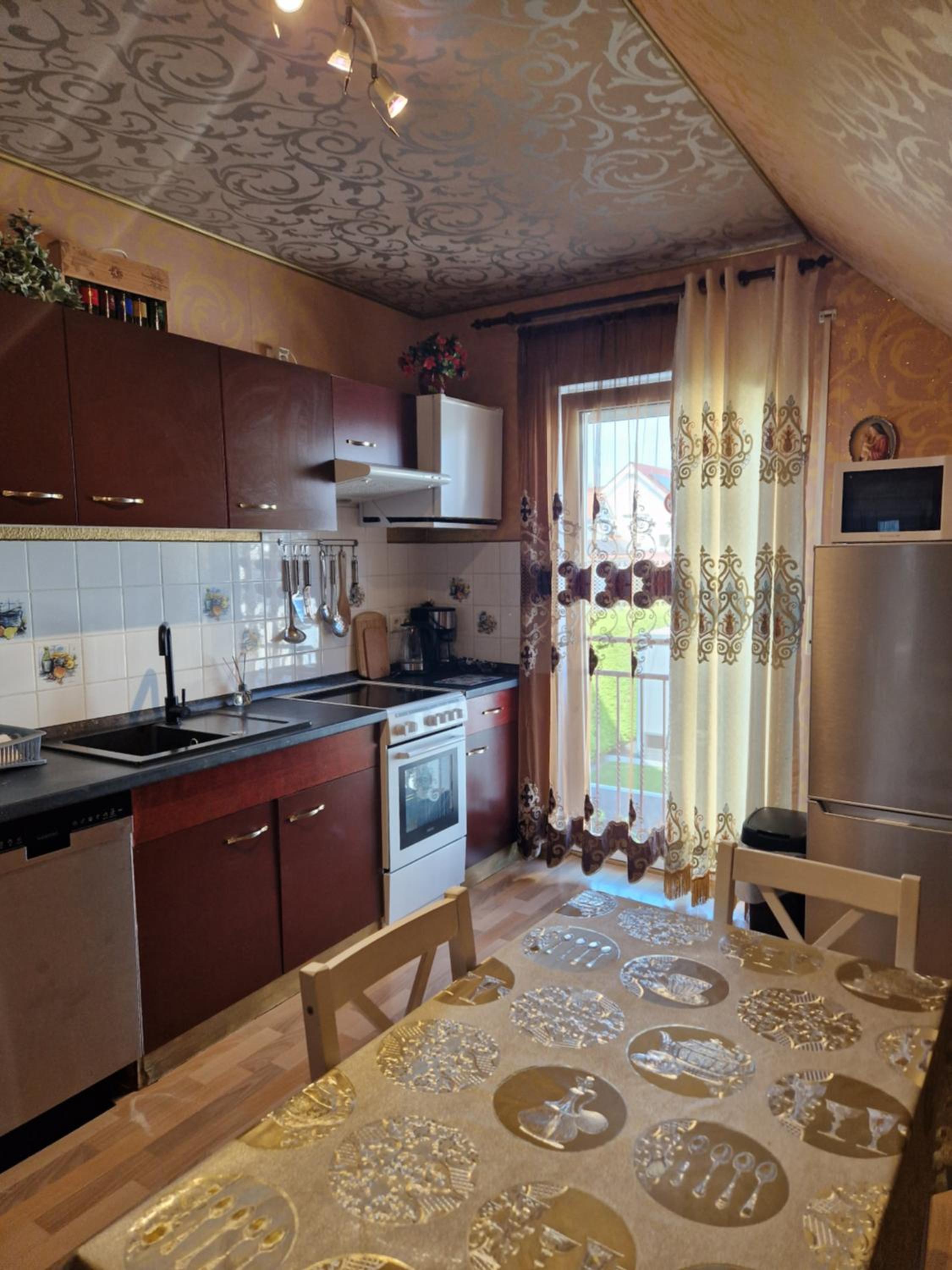 One-Bedroom Apartment - Photo 4
