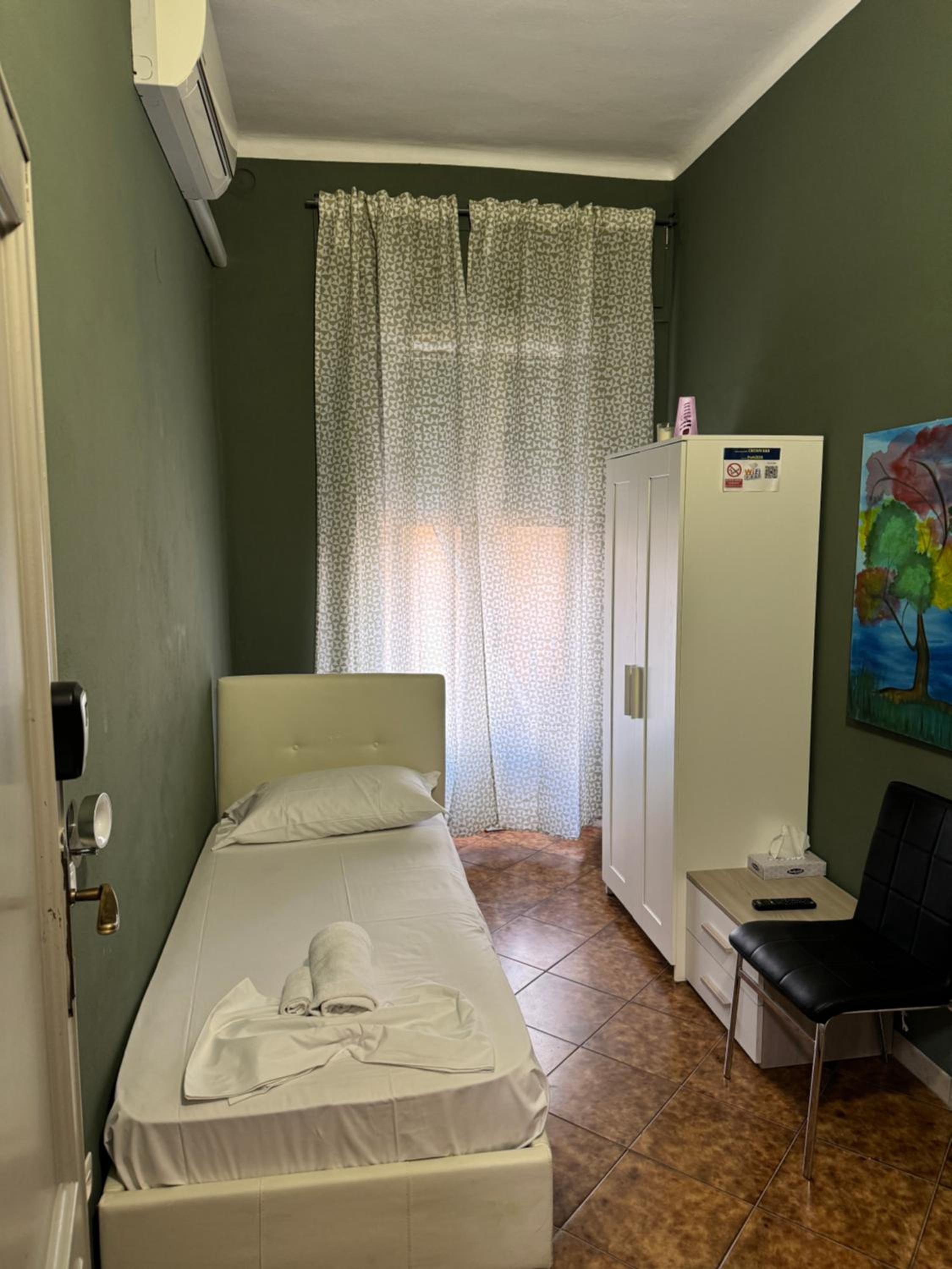 Single Room with Private Bathroom