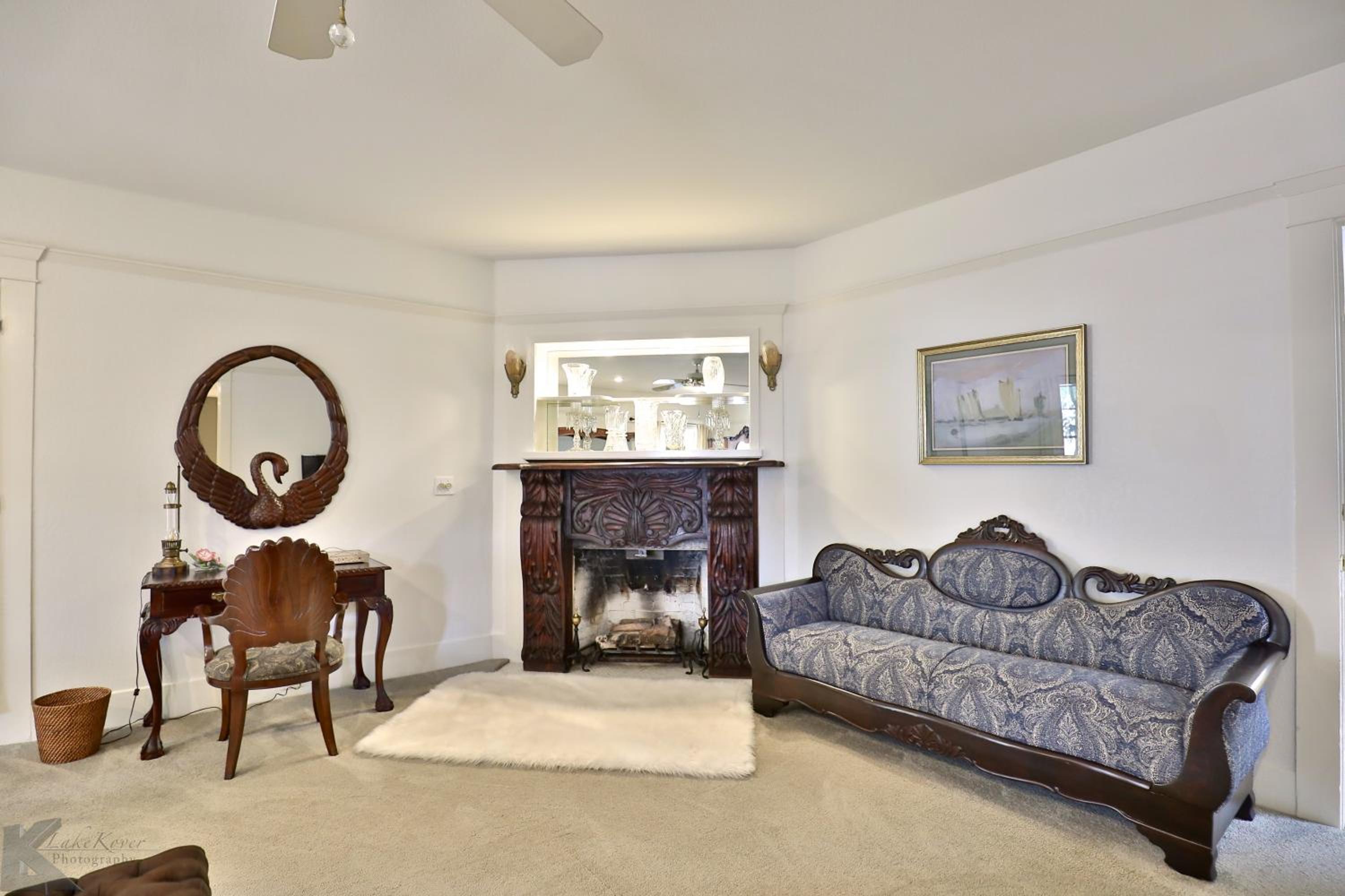 Deluxe King Room photo 1