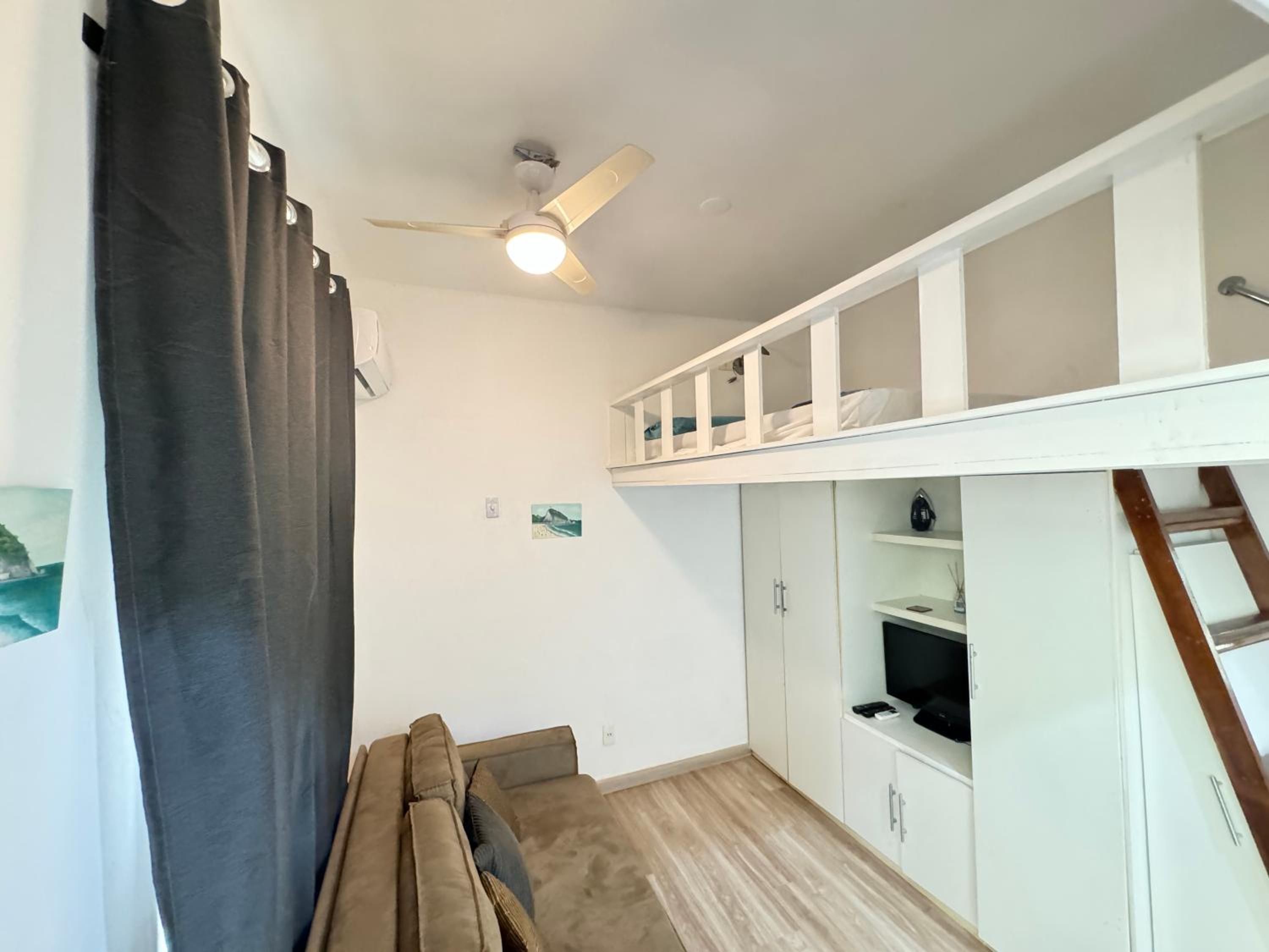 Studio Apartment - Photo 43