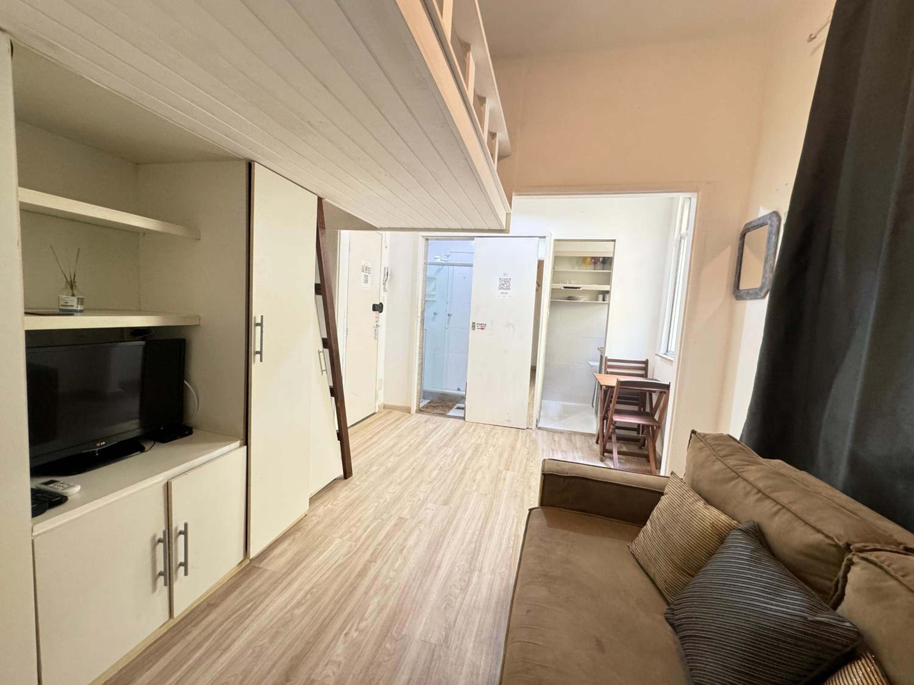 Studio Apartment - Photo 38