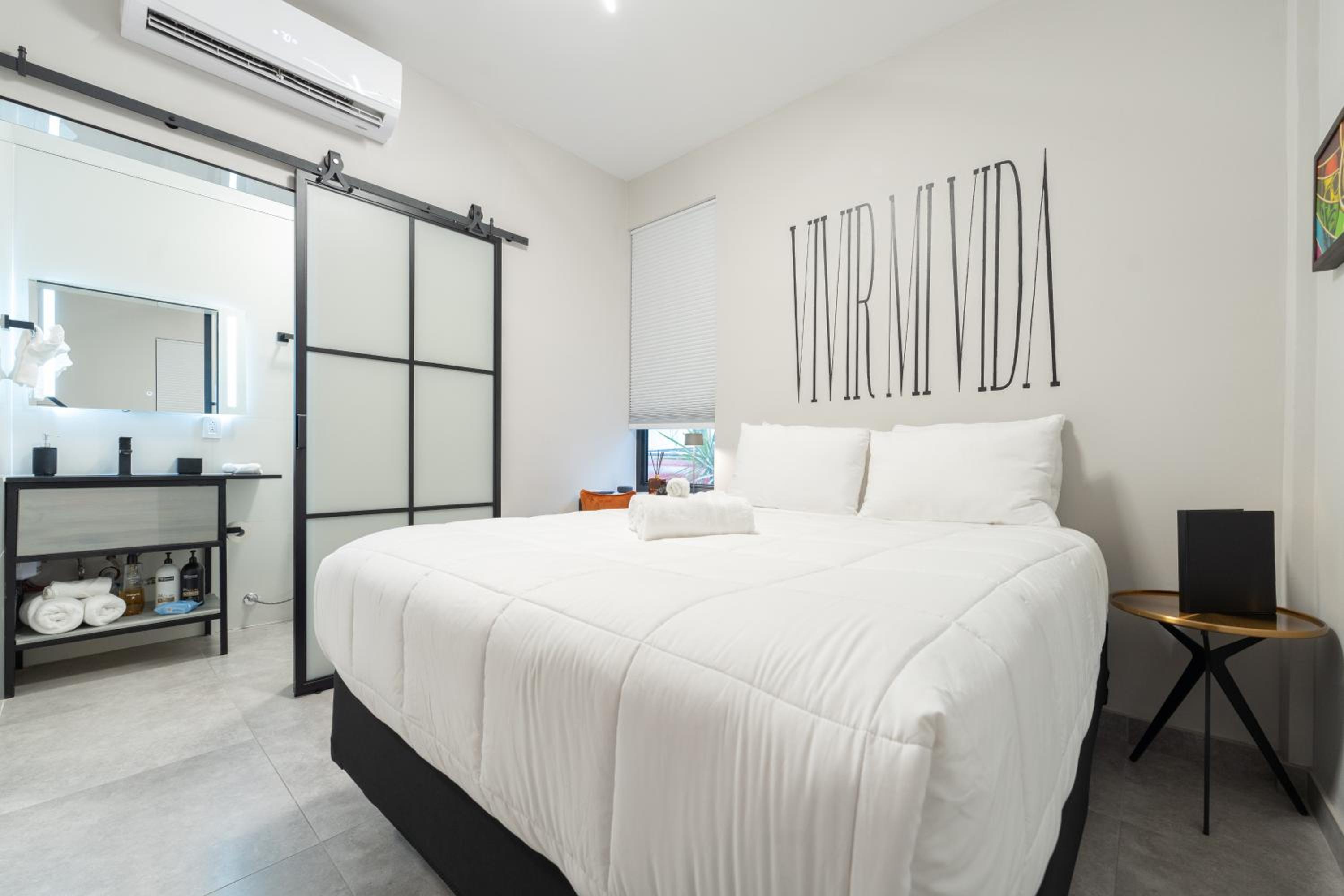 One-Bedroom Suite photo 2