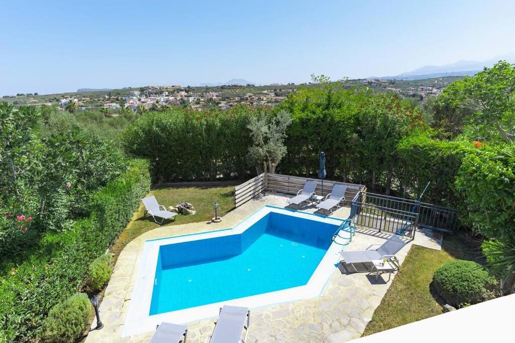 Three-Bedroom Villa photo 3