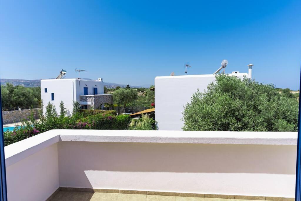 Three-Bedroom Villa photo 2