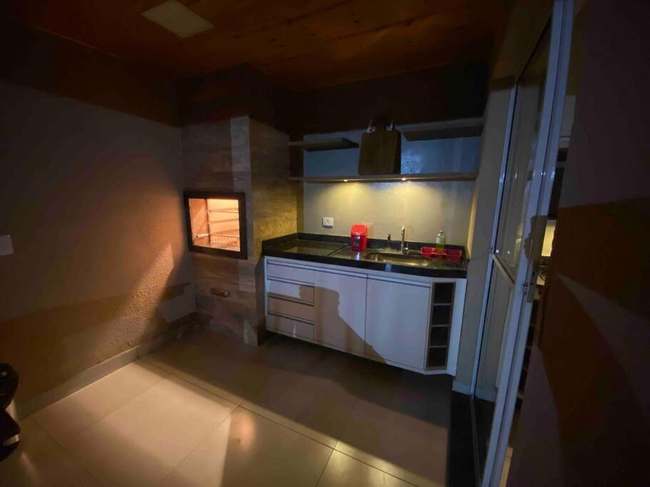 Five-Bedroom House photo 3