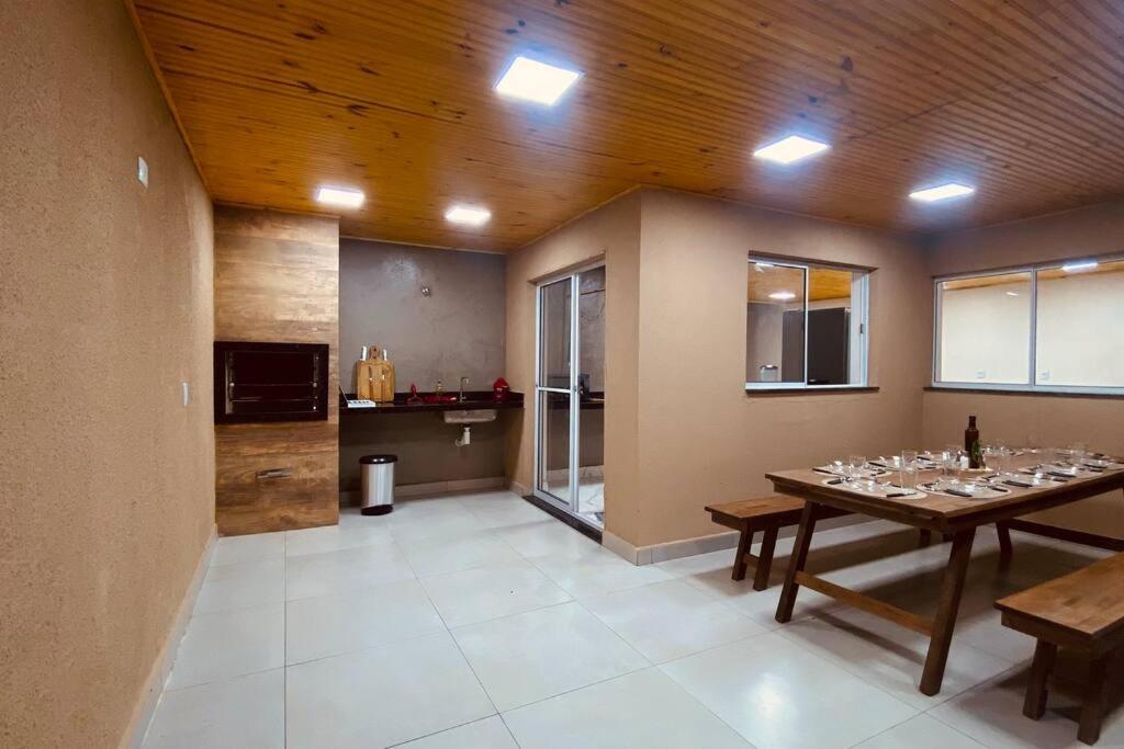 Five-Bedroom House photo 2