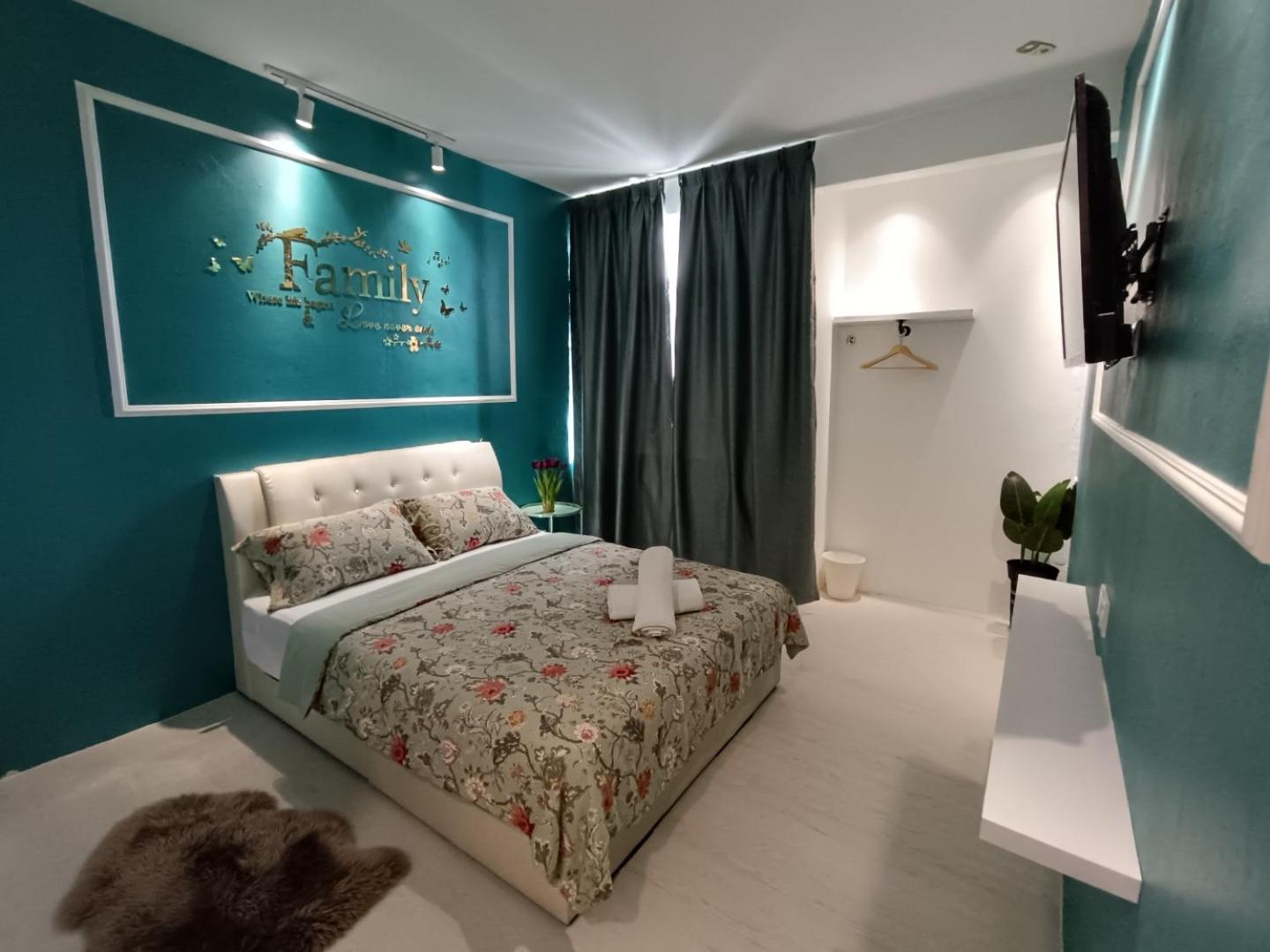 Deluxe Room (2 Adults + 1 Child) photo 1
