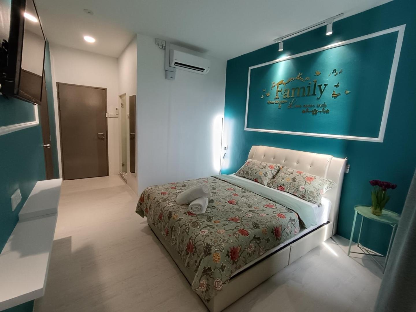 Deluxe Room (2 Adults + 1 Child) photo 3