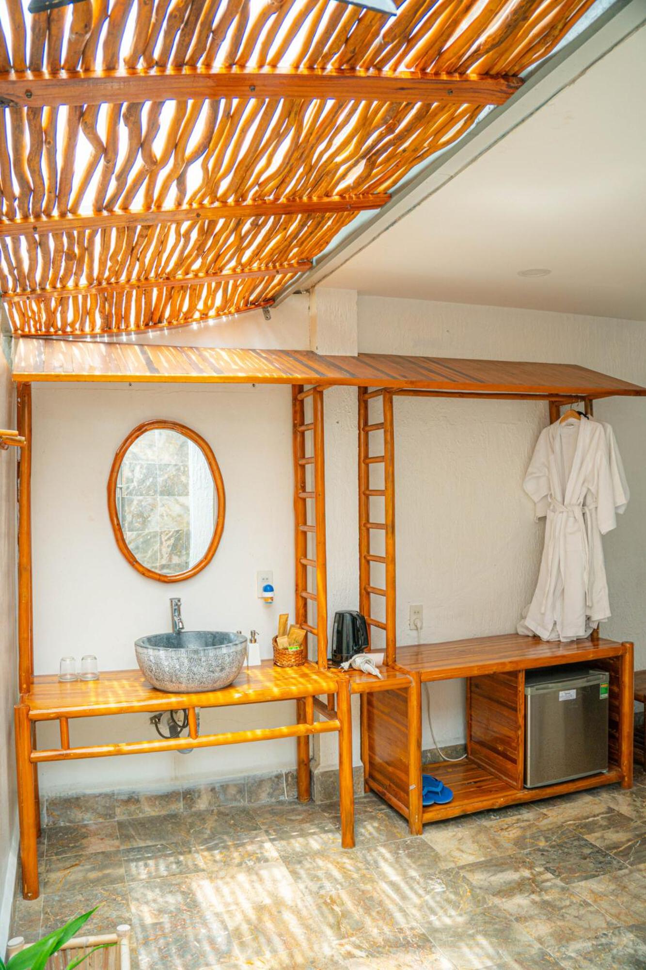 Deluxe Triple Room with Garden View photo 2