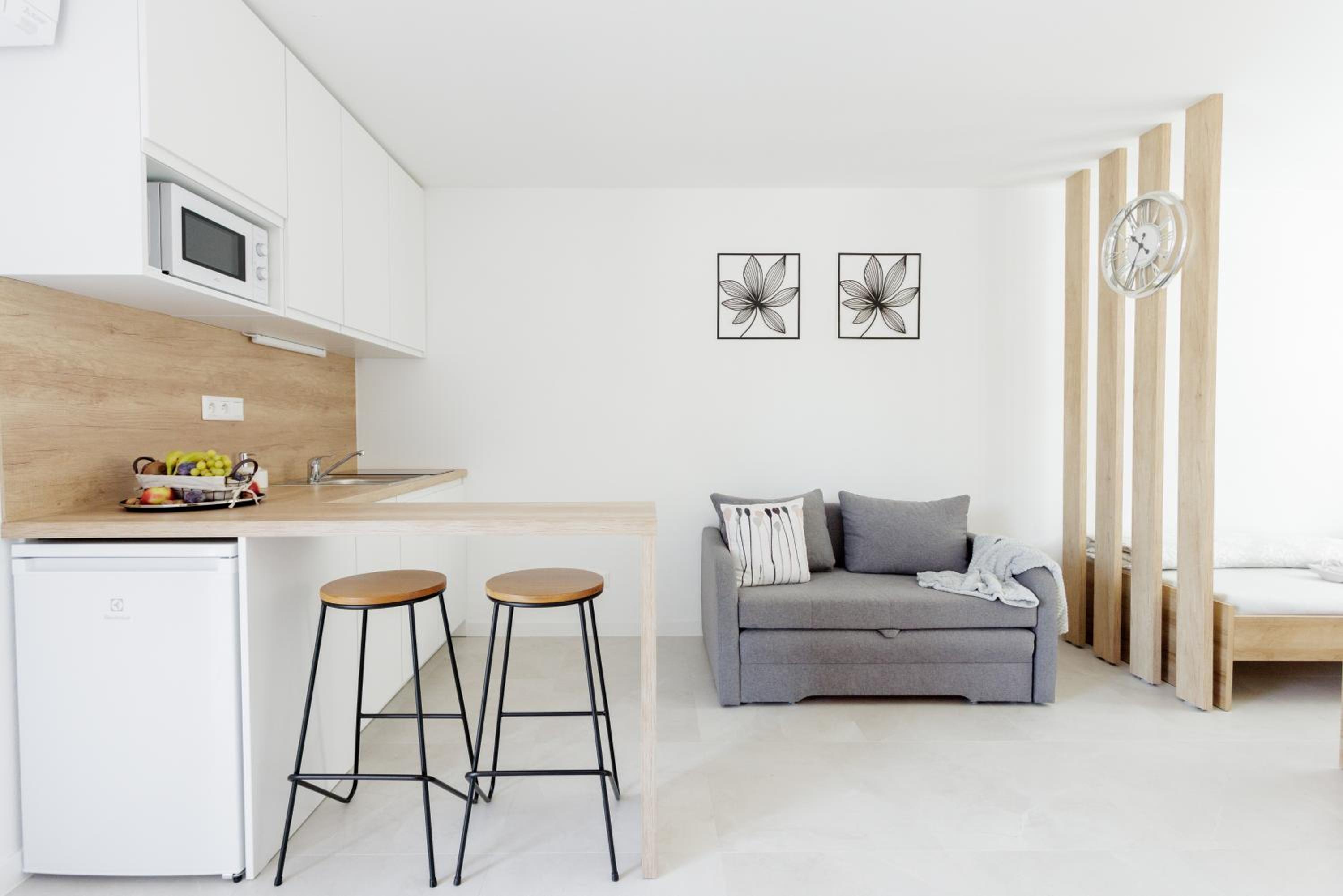 One-Bedroom Apartment photo 1