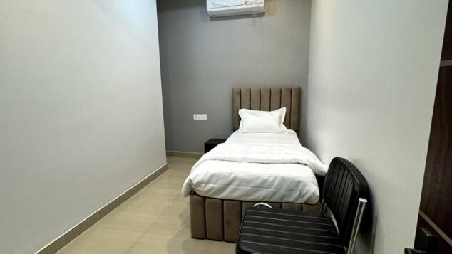 Single Room With Bathroom photo 1