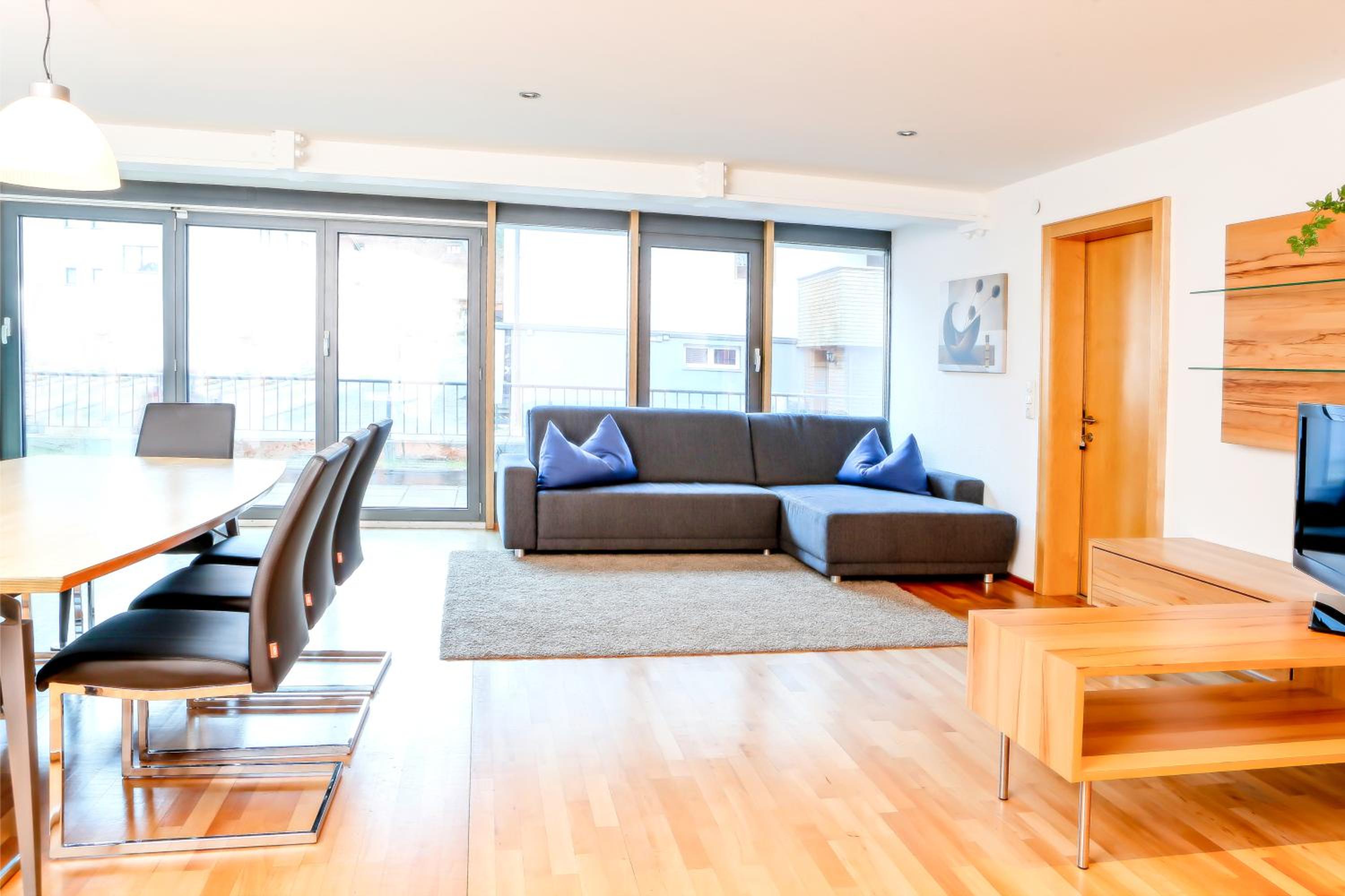 Three-Bedroom Apartment with Terrace photo 1