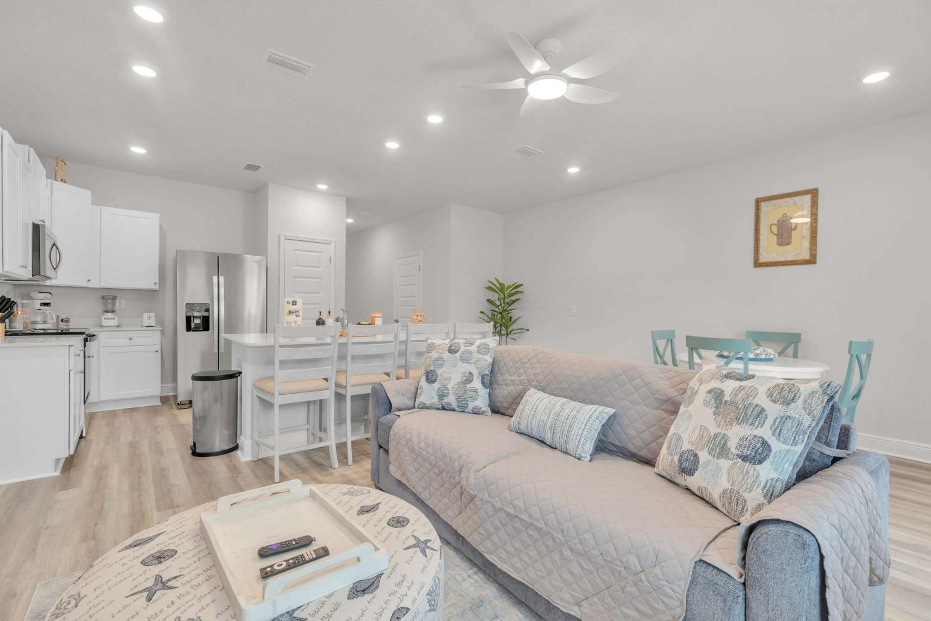 Family Room photo 1