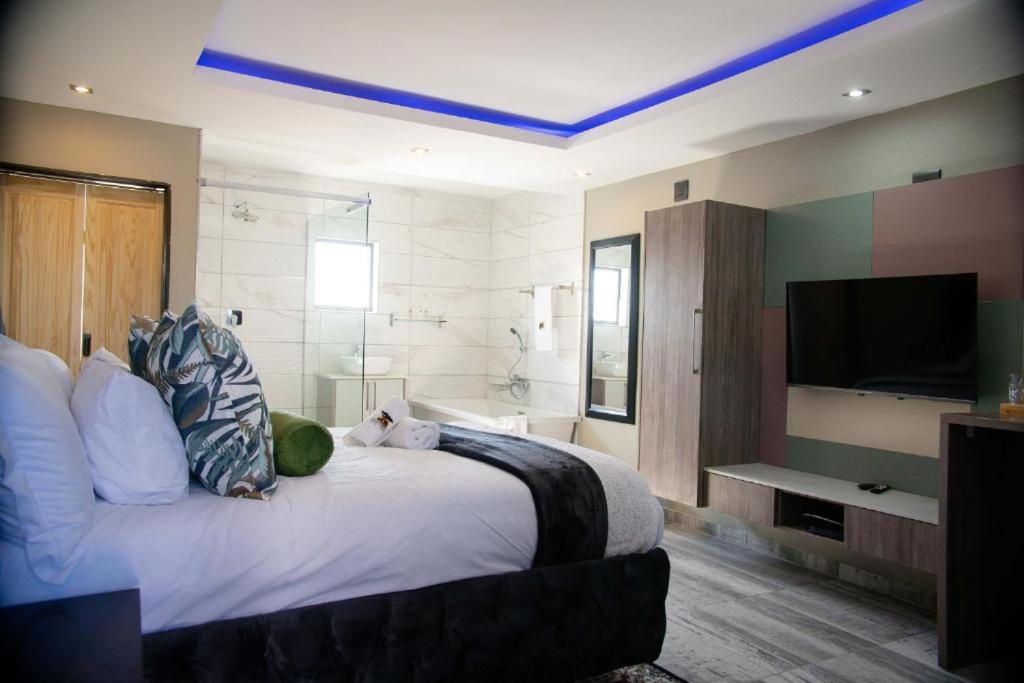 Deluxe Suite photo 1